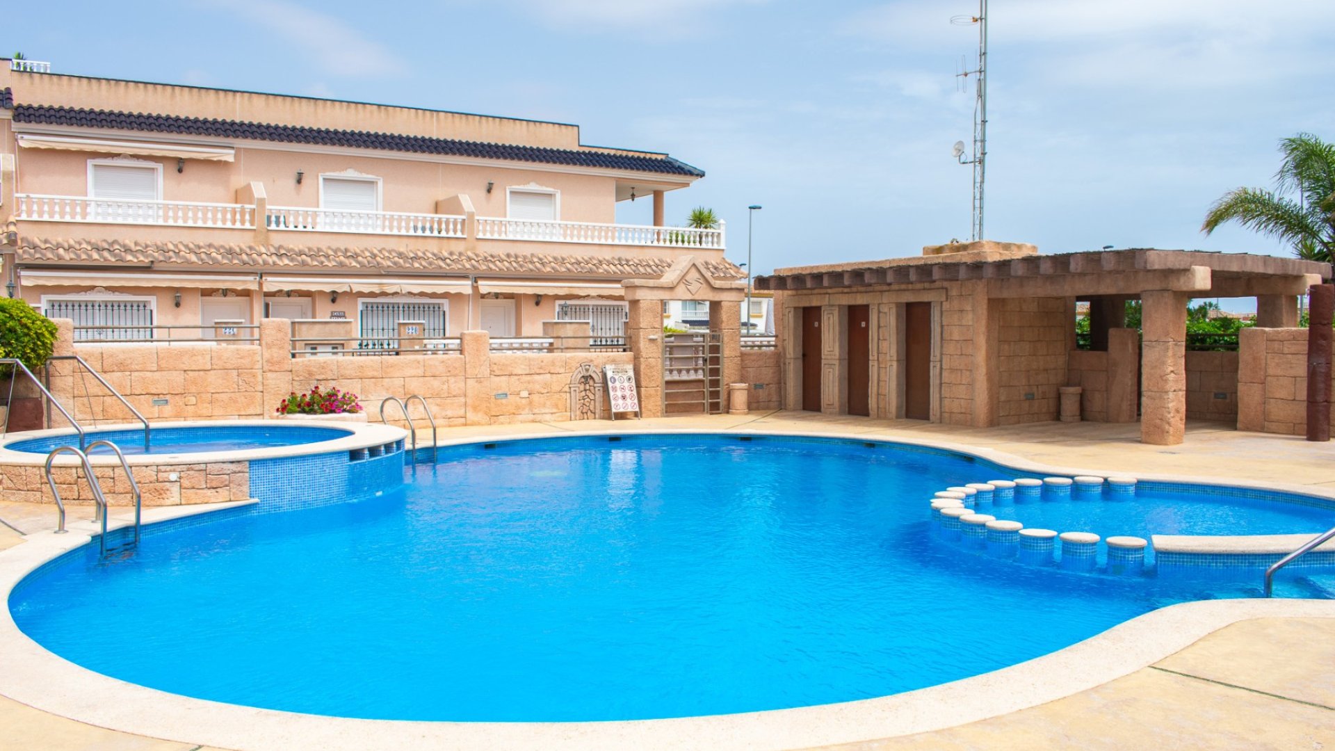 Reventa - Adosado -
Orihuela Costa - Los Dolses