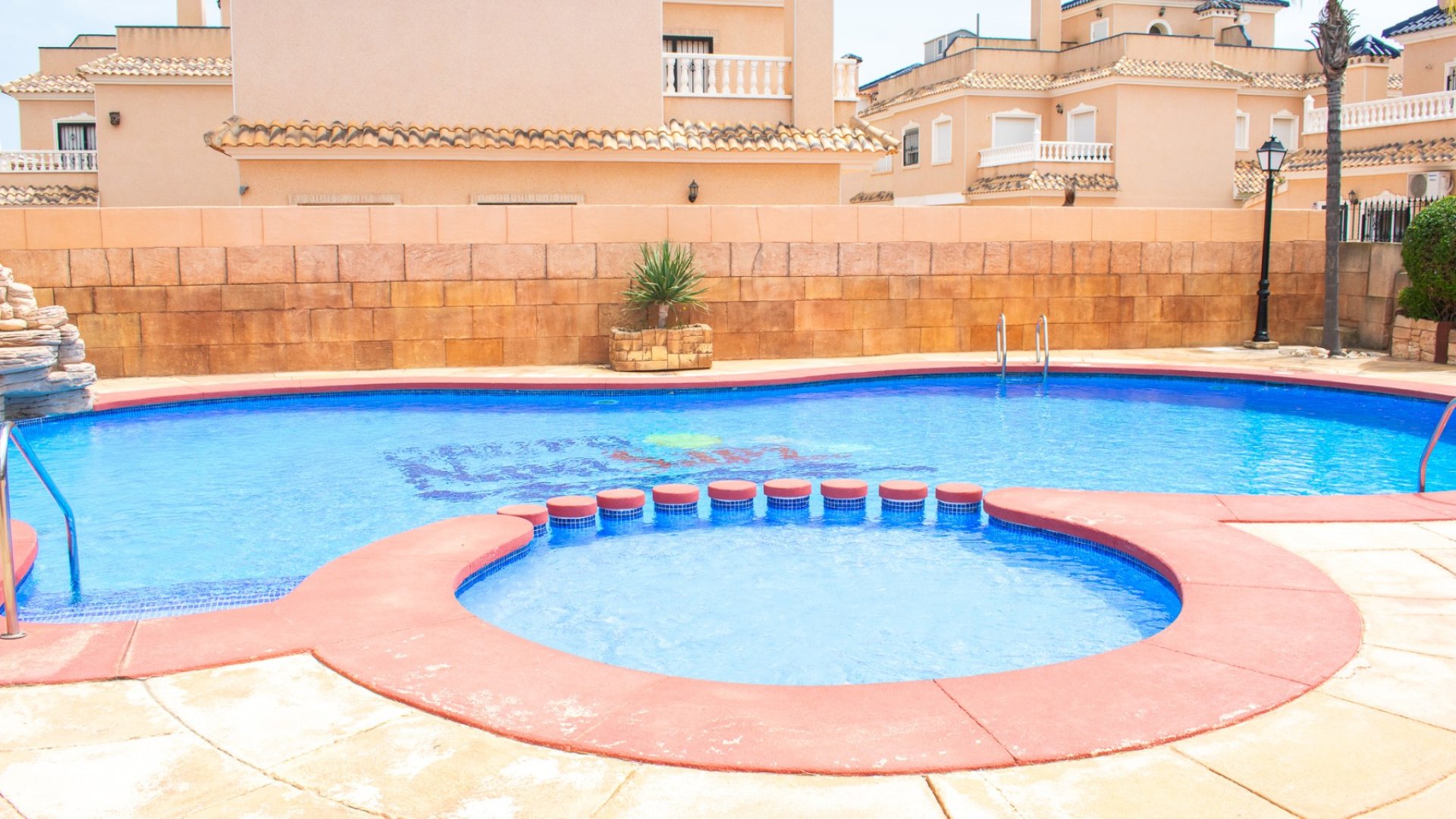 Reventa - Adosado -
Orihuela Costa - Los Dolses