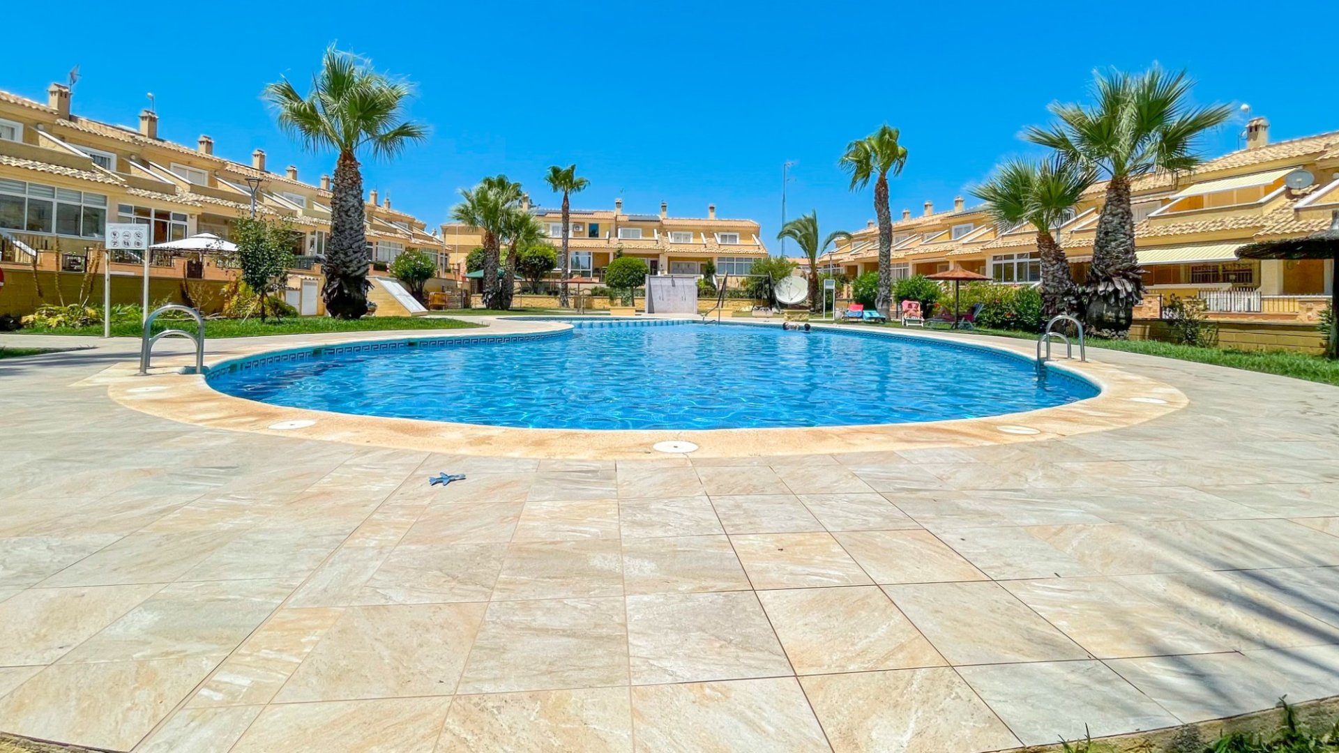 Reventa - Adosado -
Orihuela Costa - Punta Prima