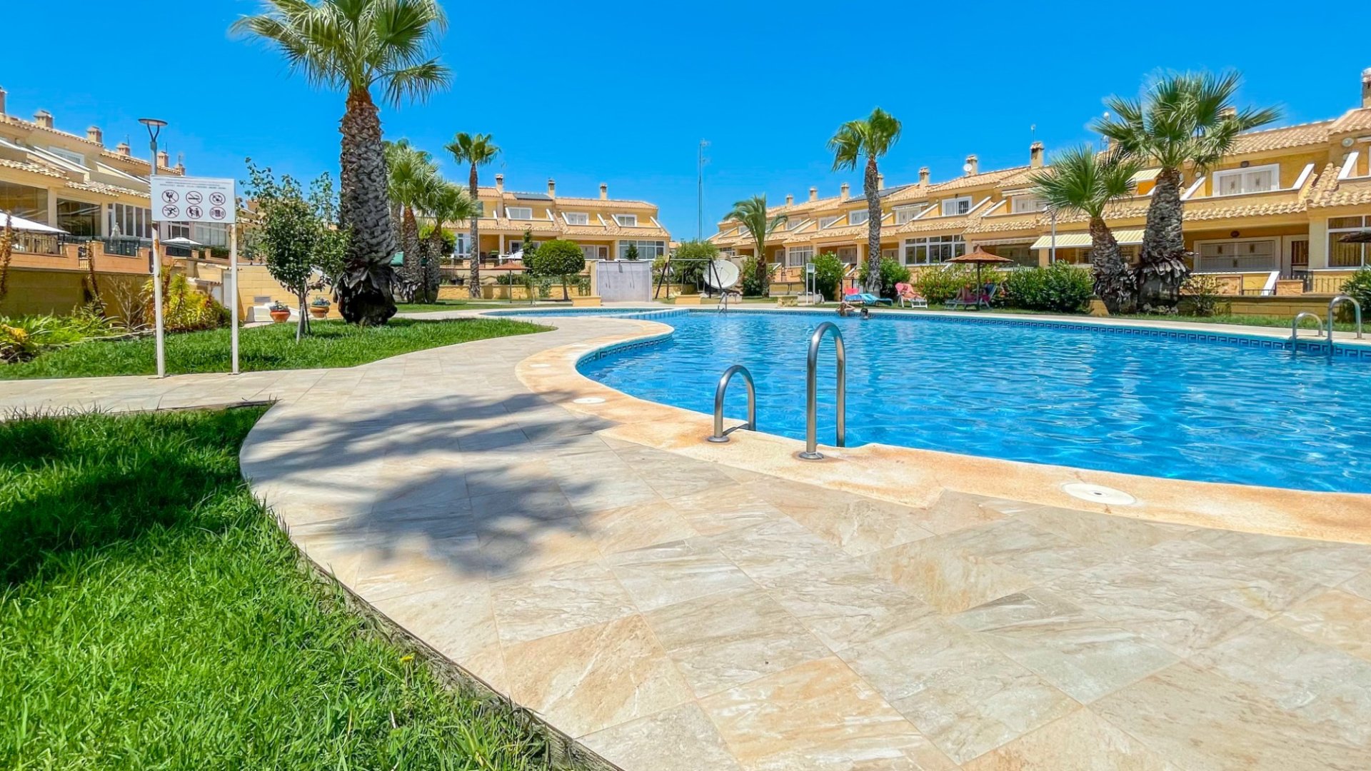Reventa - Adosado -
Orihuela Costa - Punta Prima