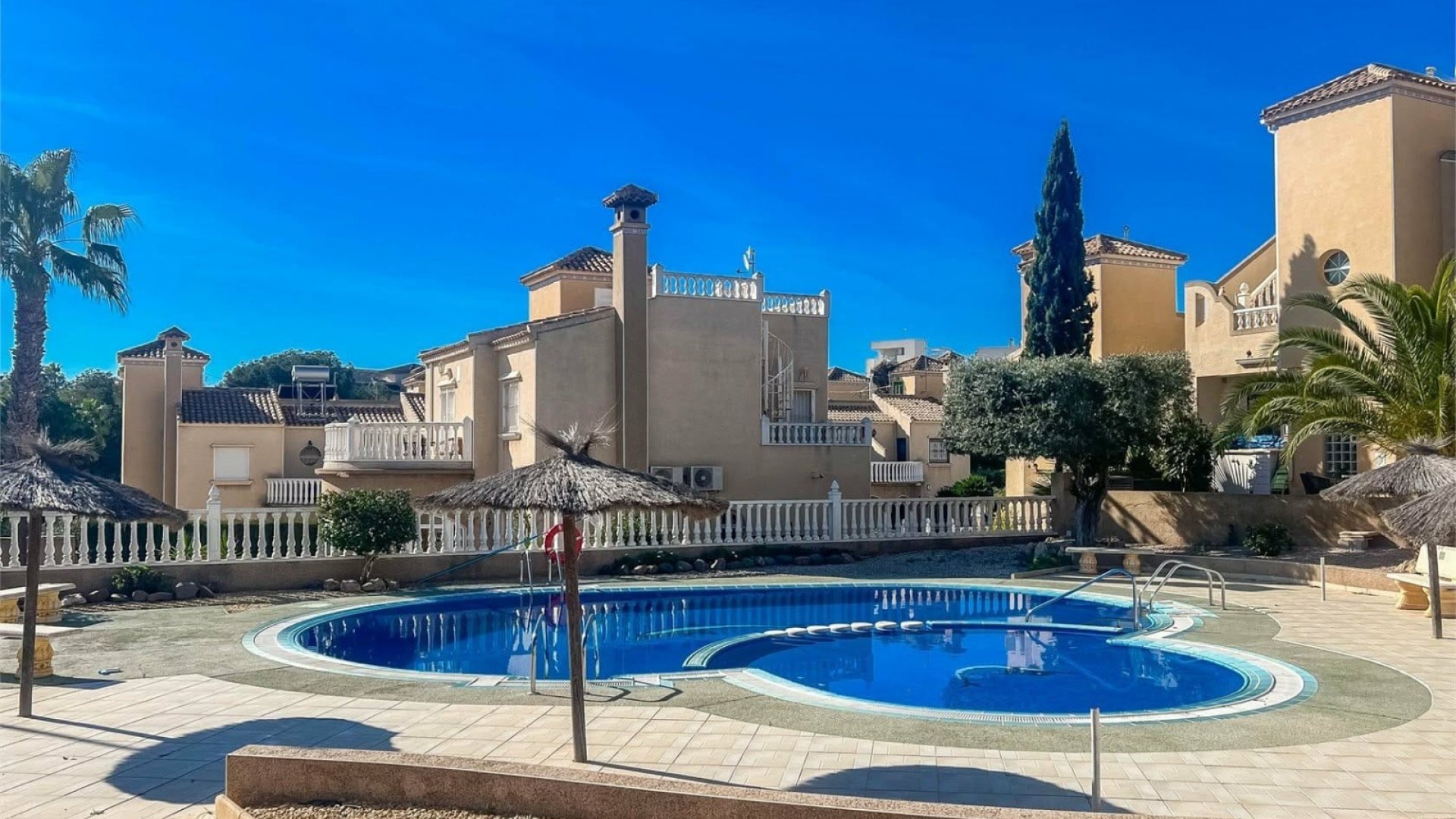 Reventa - Adosado -
Orihuela Costa - Villamartín
