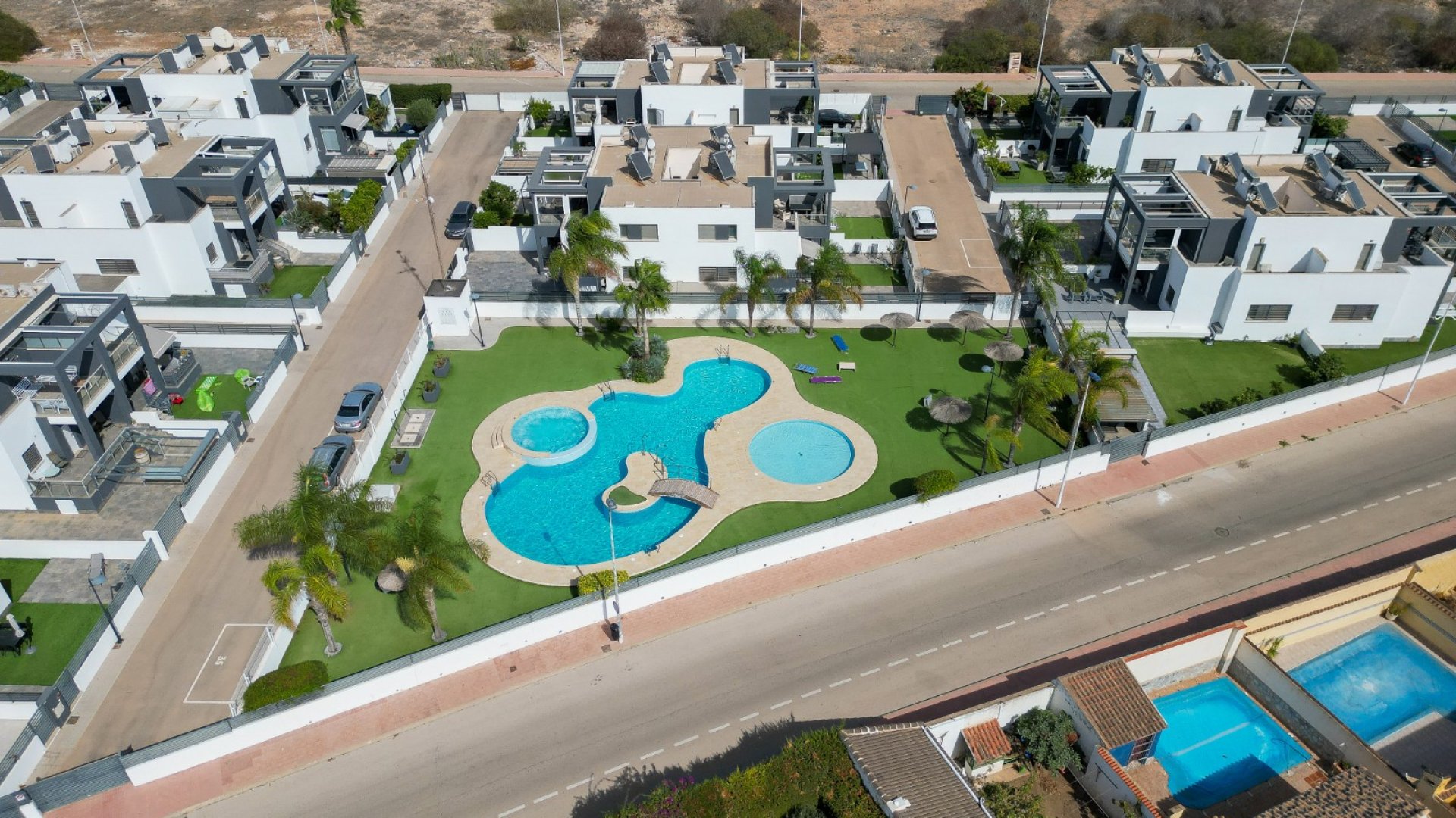 Reventa - Adosado -
Torrevieja - Aguas Nuevas