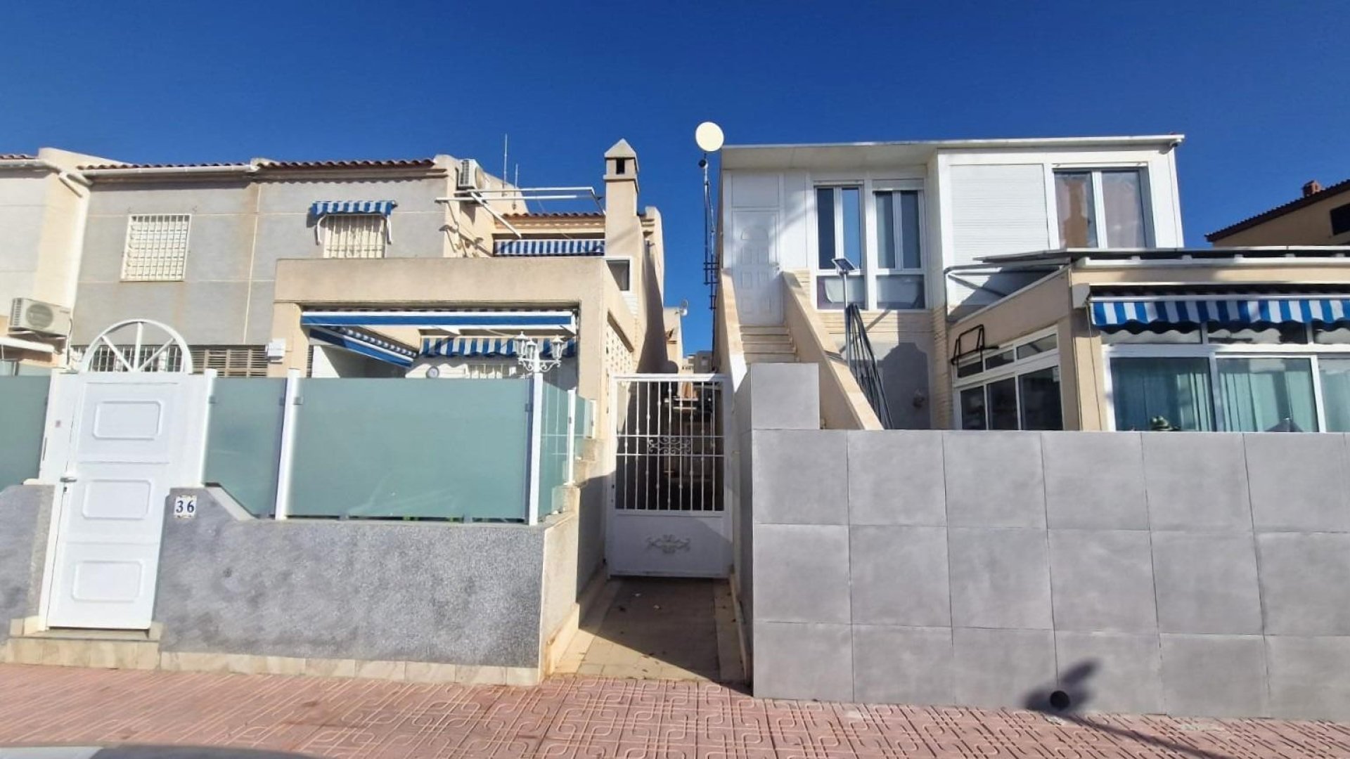 Reventa - Adosado -
Torrevieja - Aguas Nuevas