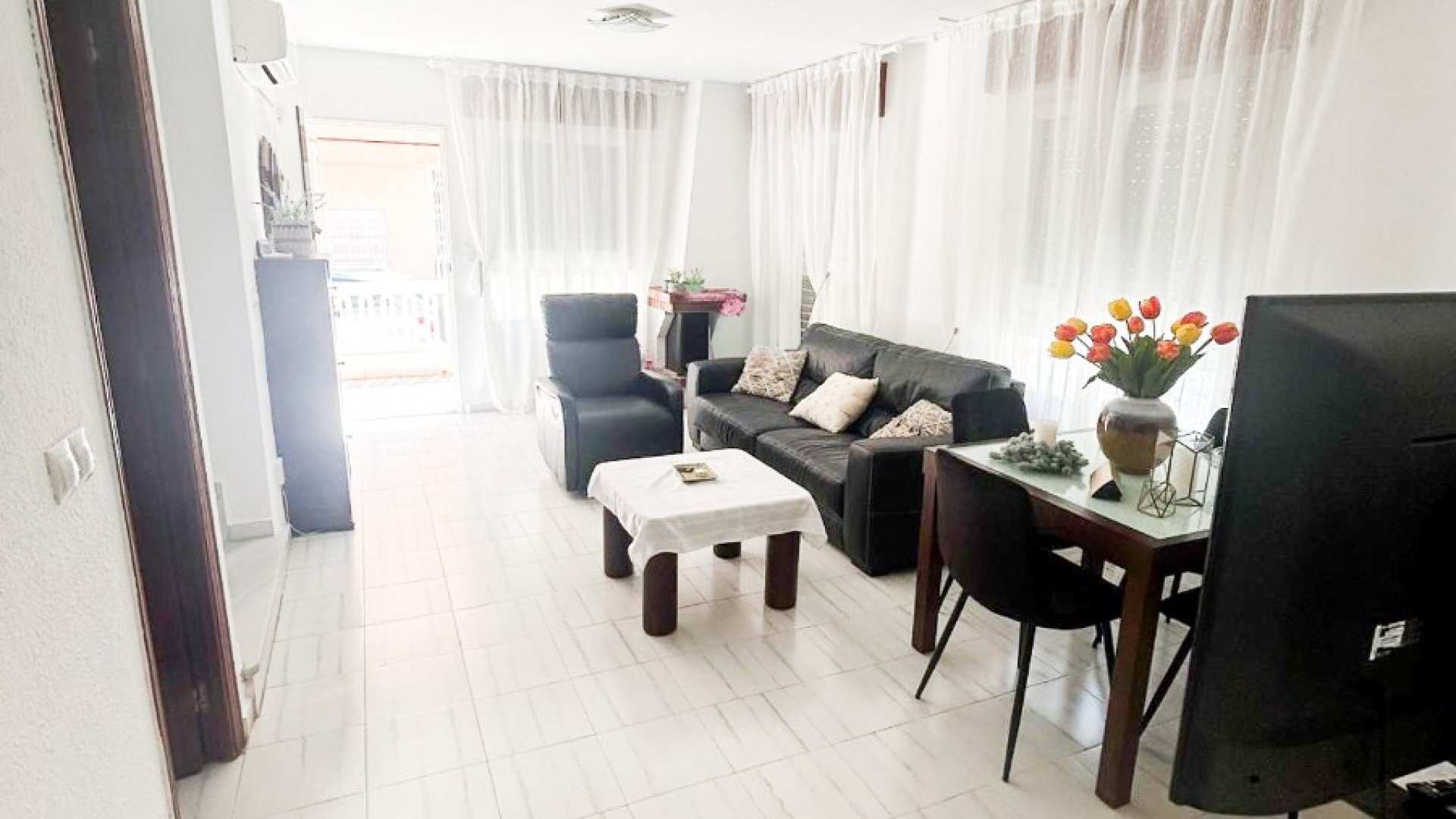 Reventa - Adosado -
Torrevieja - Center