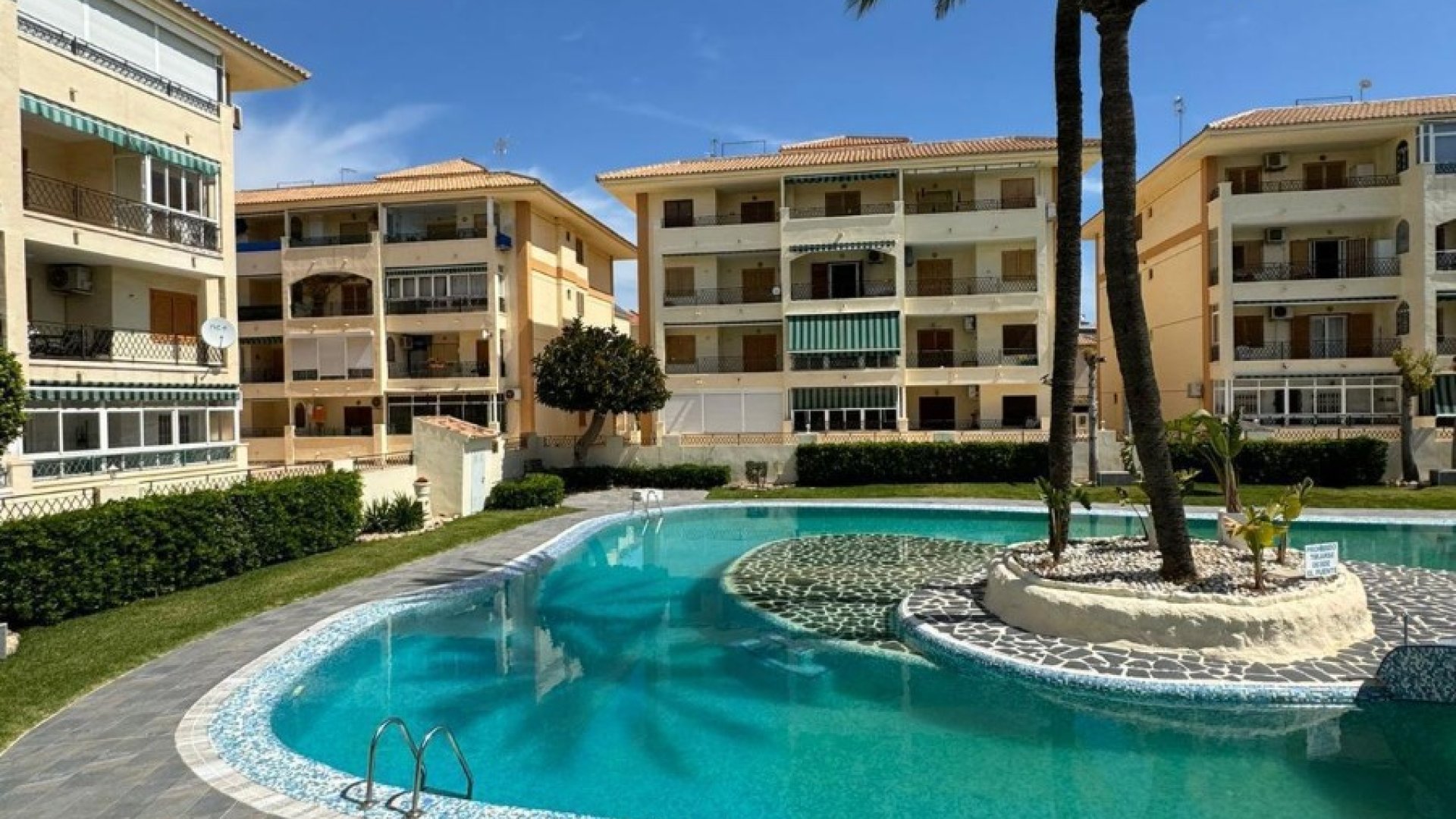 Reventa - Adosado -
Torrevieja - La Mata