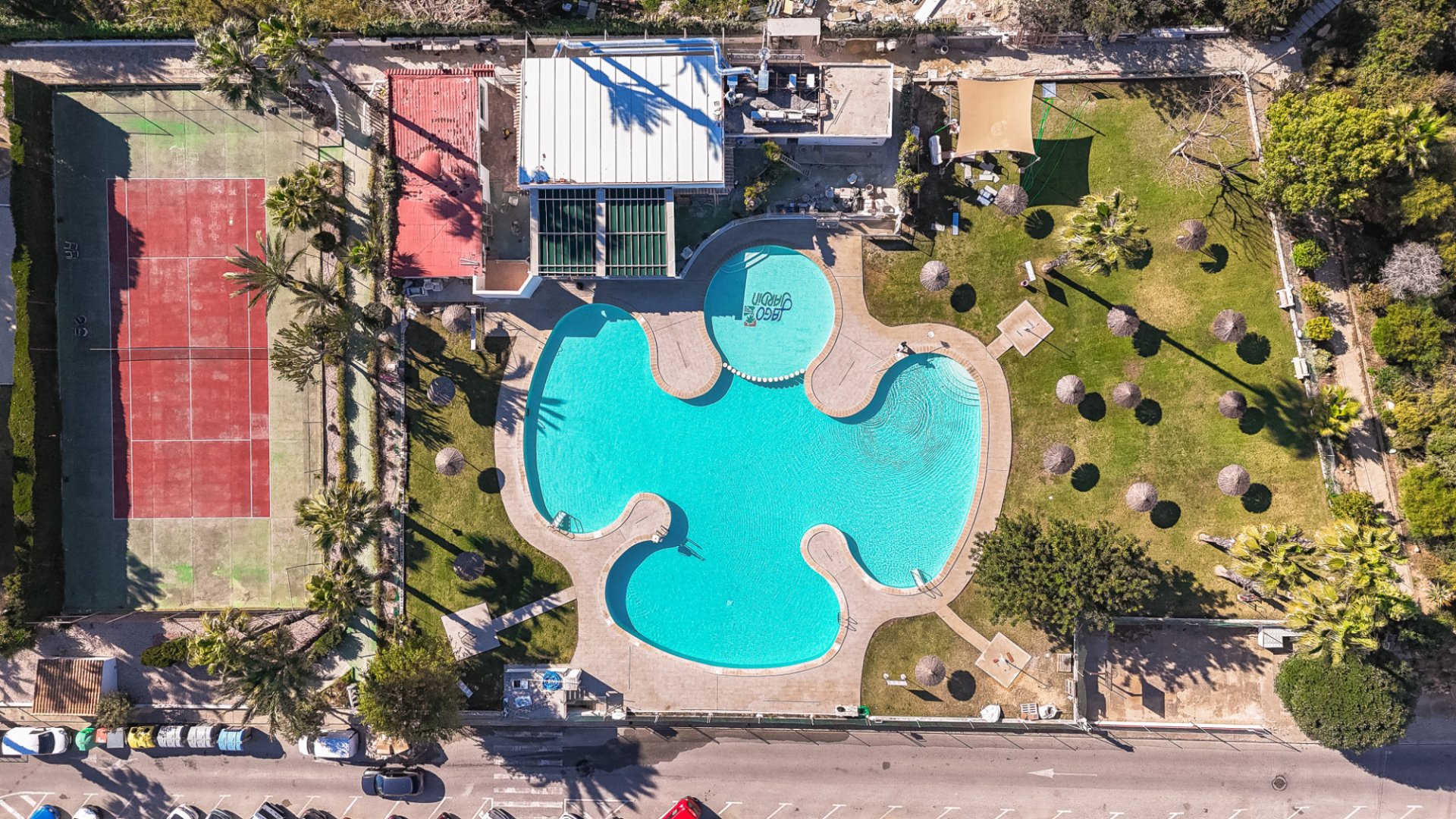 Reventa - Adosado -
Torrevieja - Lago Jardin