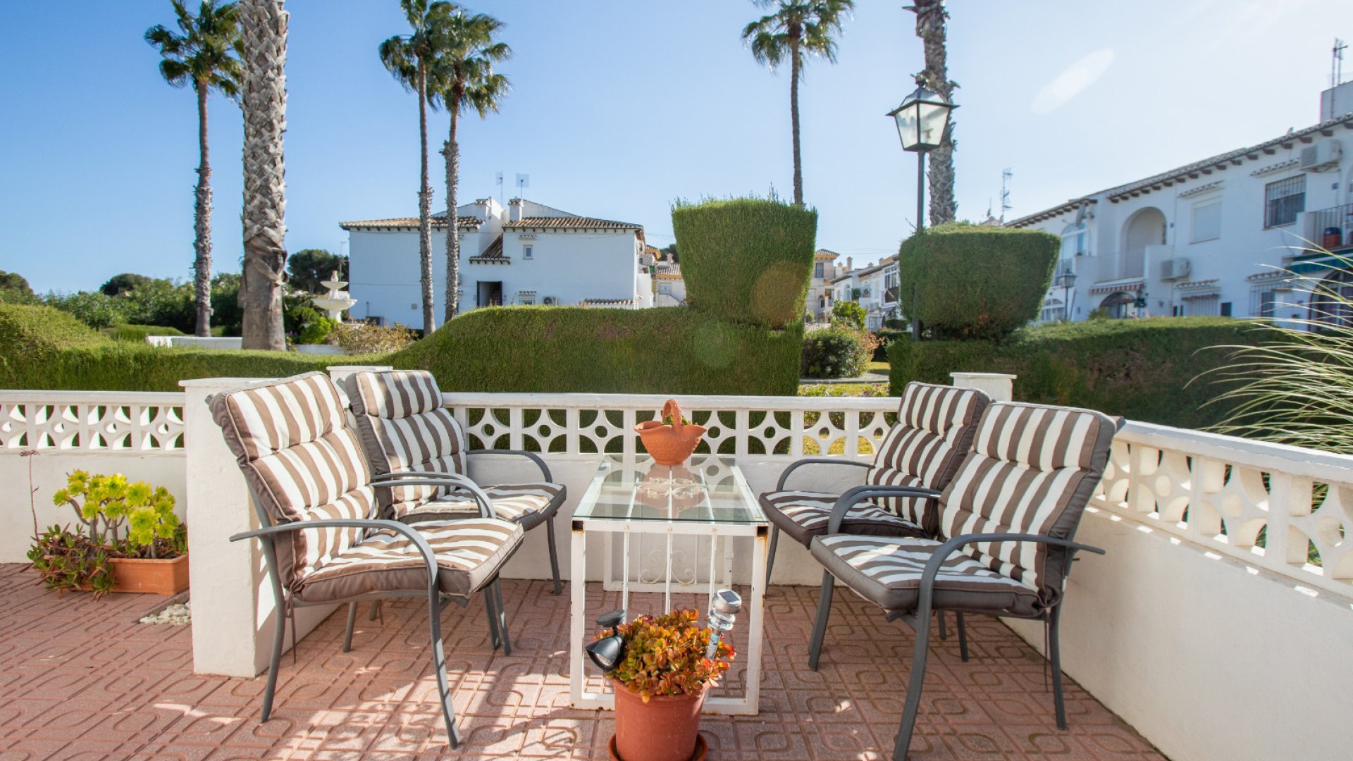 Reventa - Adosado -
Torrevieja - Lago Jardin