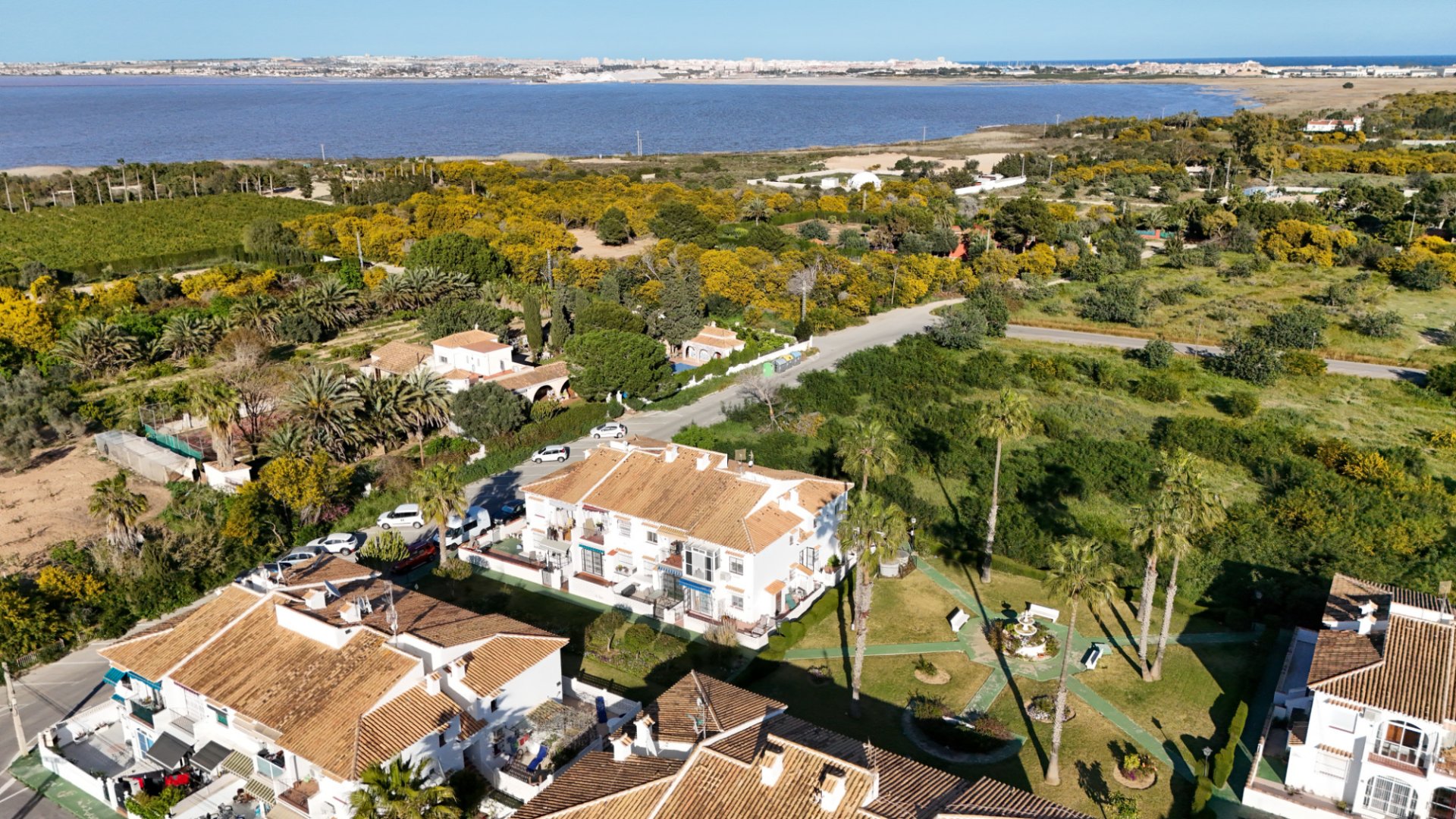 Reventa - Adosado -
Torrevieja - Lago Jardin