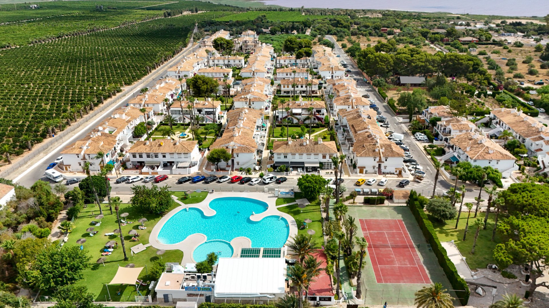 Reventa - Adosado -
Torrevieja - Lago Jardin