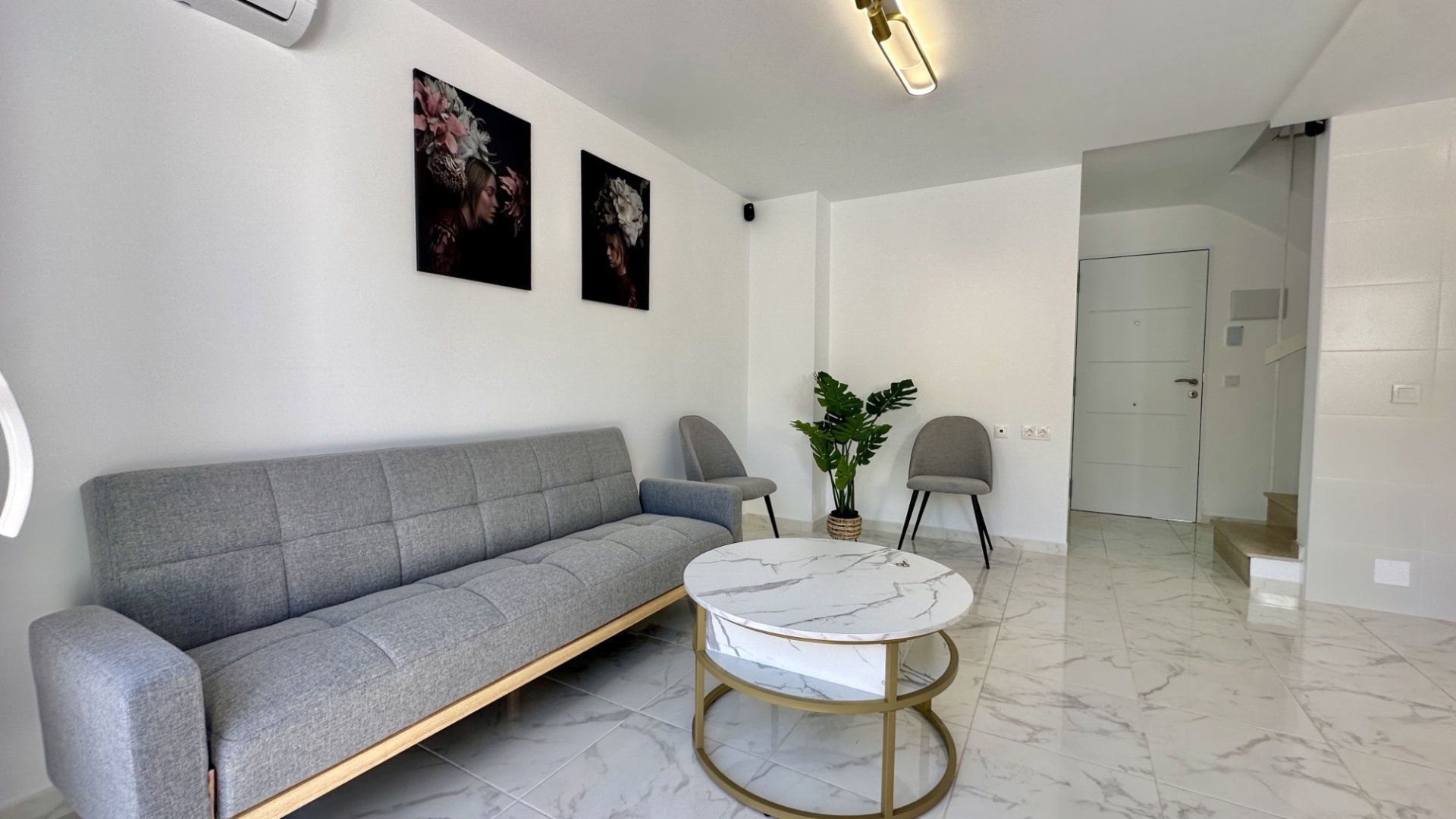 Reventa - Adosado -
Torrevieja - Los Balcones