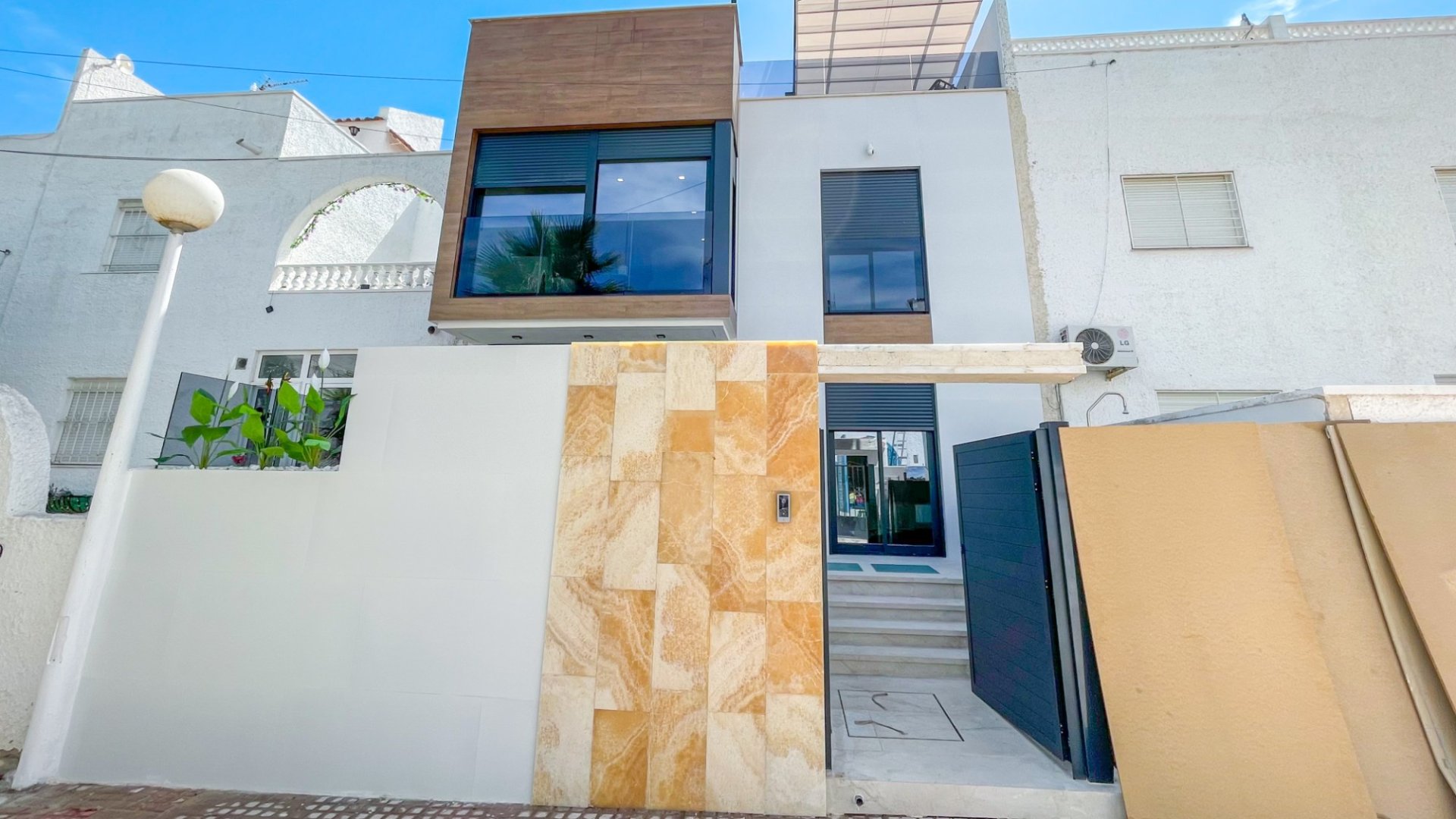Reventa - Adosado -
Torrevieja - Nueva Torrevieja - Aguas Nuevas