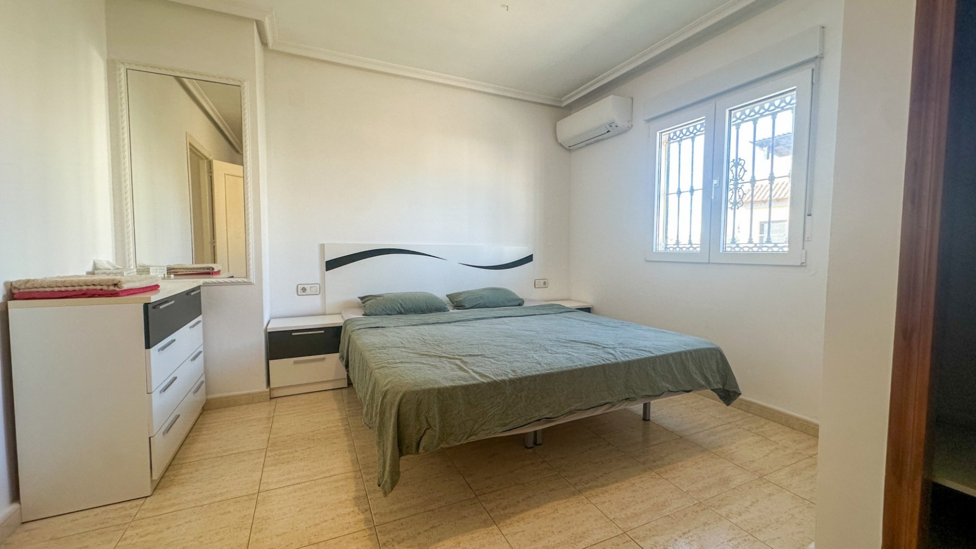 Reventa - Adosado -
Torrevieja - Nueva Torrevieja