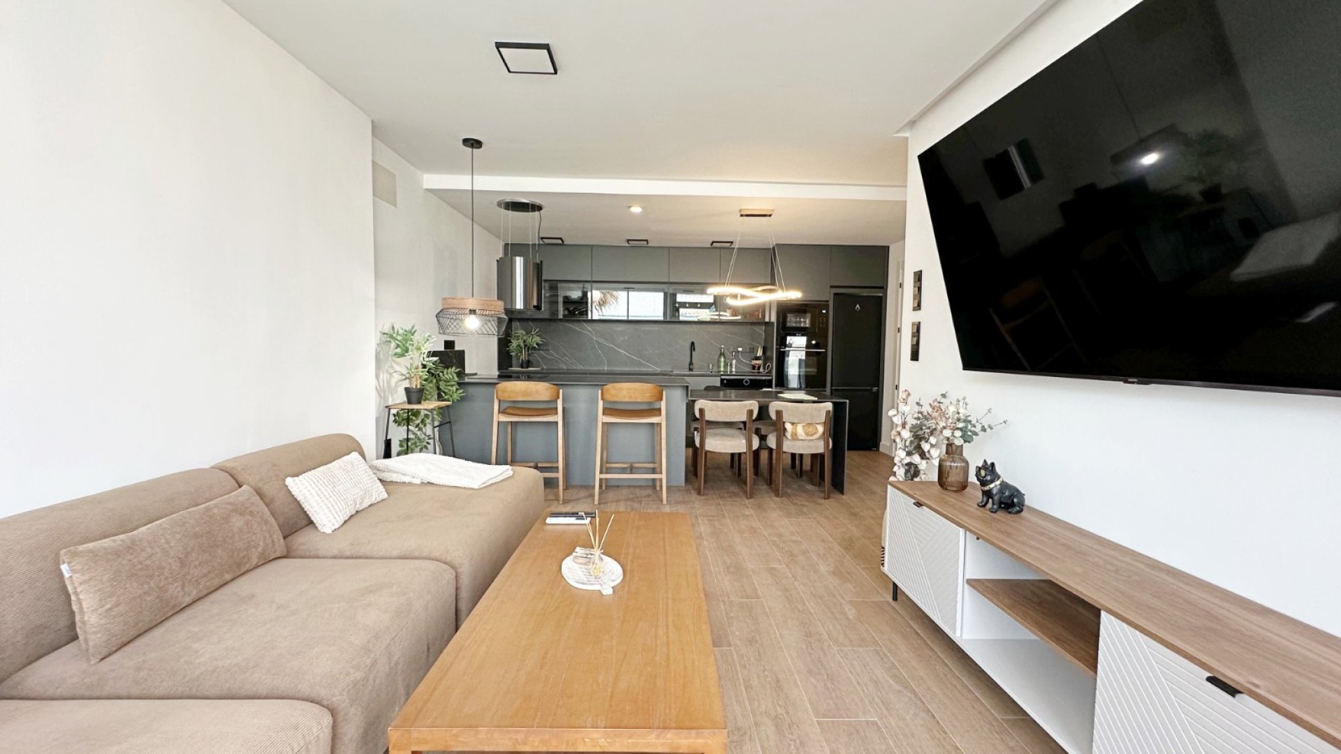 Reventa - Adosado -
Torrevieja - Torrevieja - Aguas Nuevas