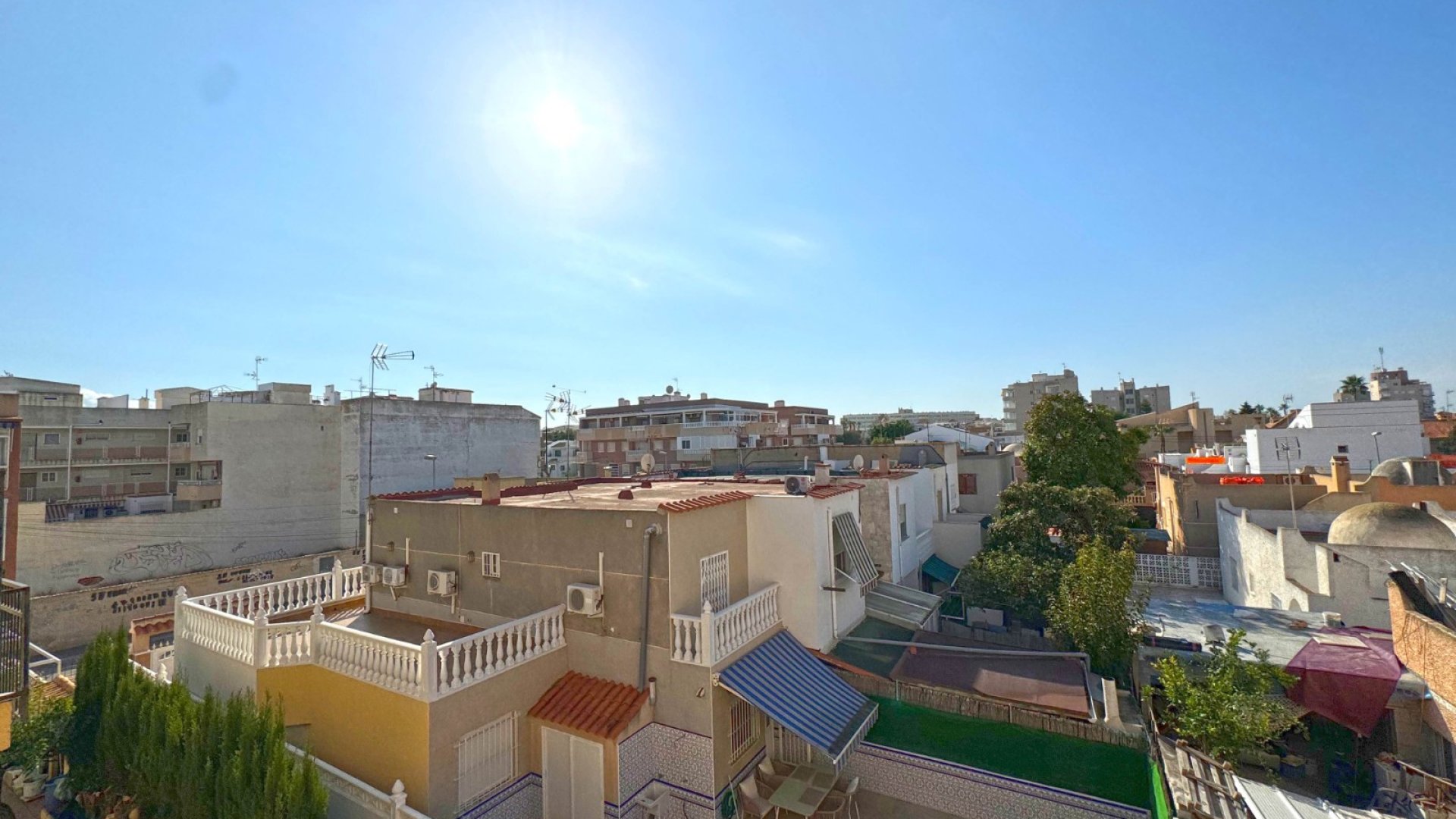 Reventa - Adosado -
Torrevieja