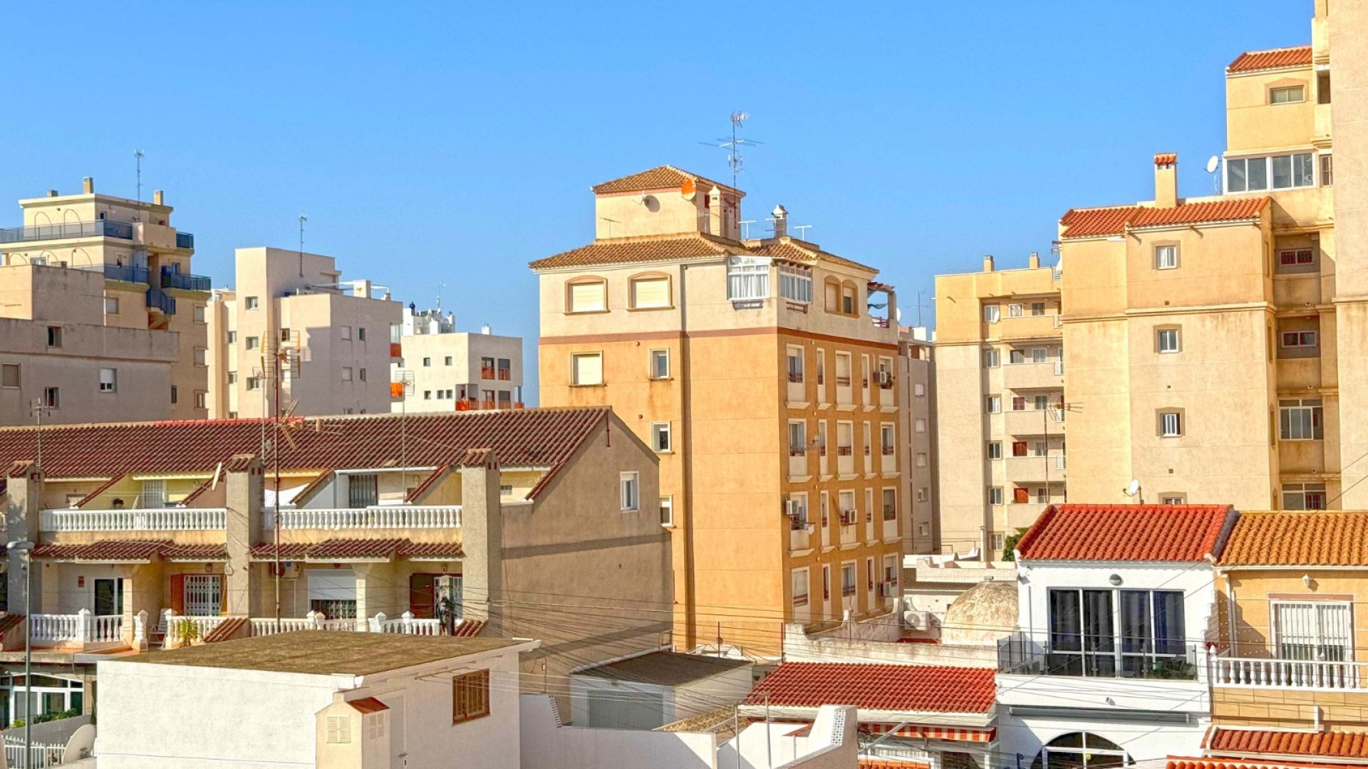 Reventa - Adosado -
Torrevieja