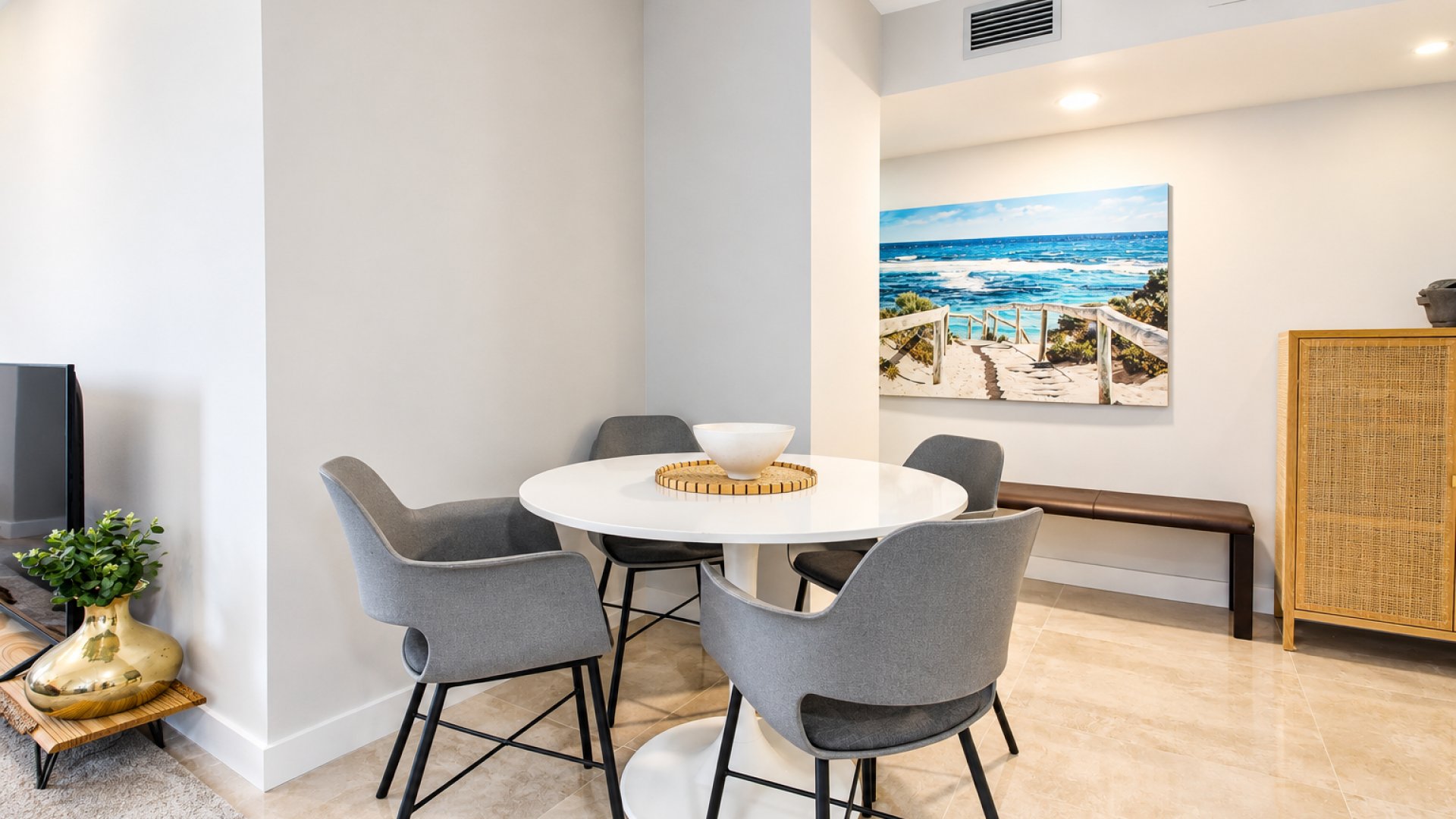 Reventa - Apartamentos -
Alicante - Center
