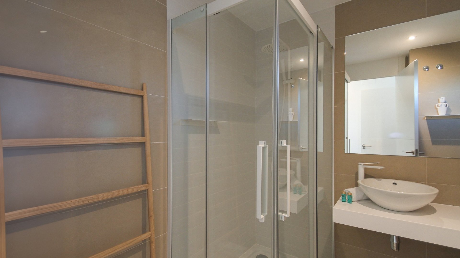 Reventa - Apartamentos -
Benidorm - Zona de Poniente