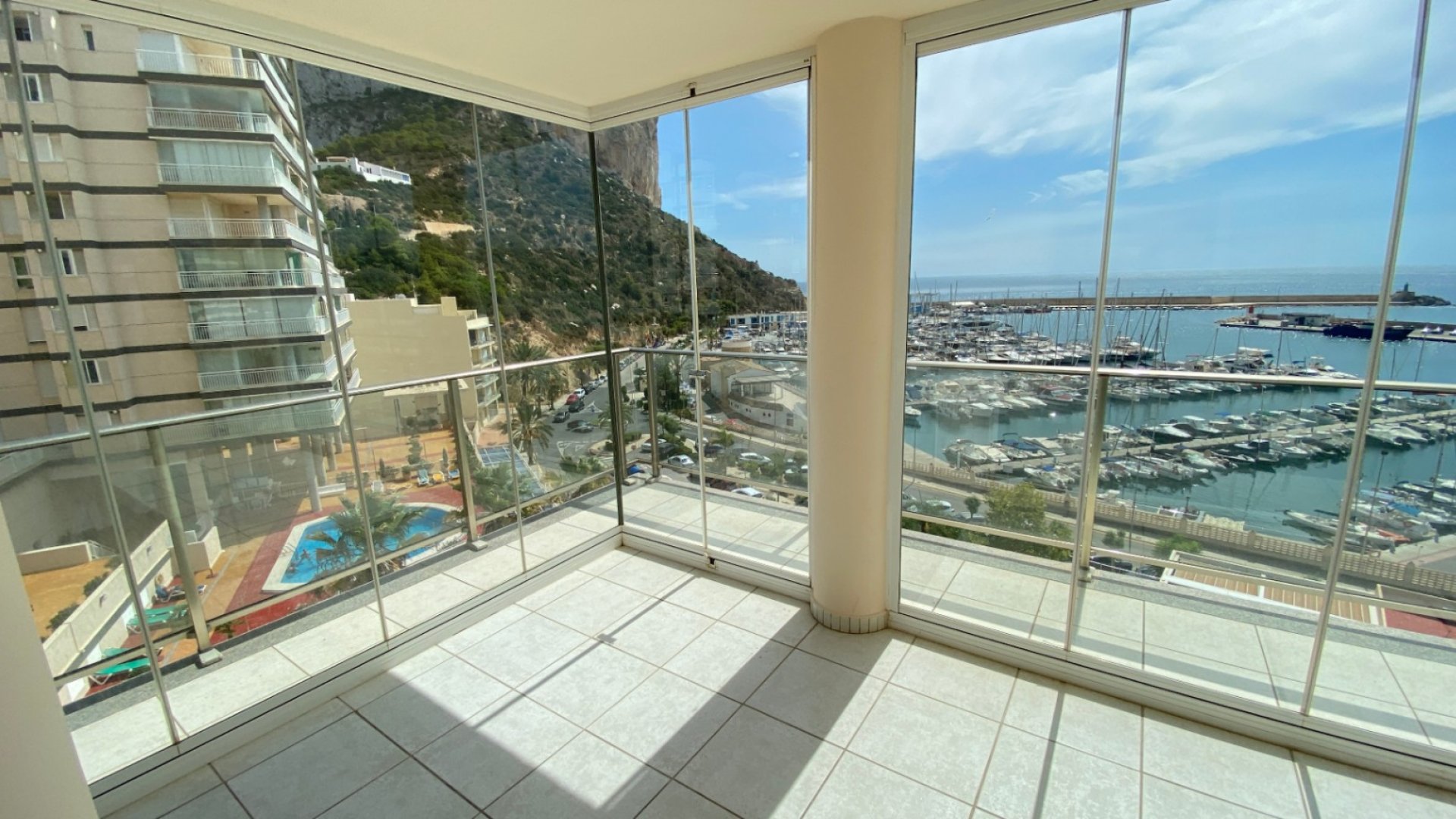 Reventa - Apartamentos -
Calpe - Playa De Arenal