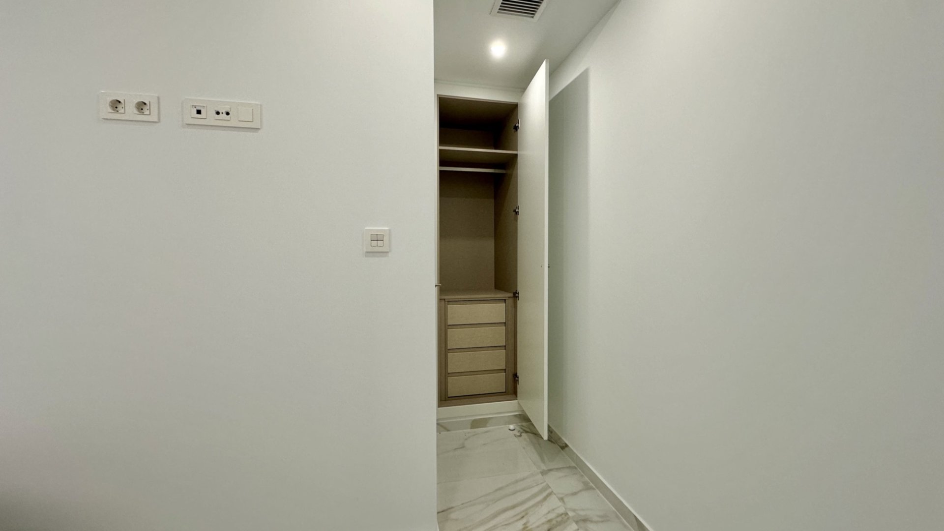 Reventa - Apartamentos -
Centro Torrevieja - Torrevieja