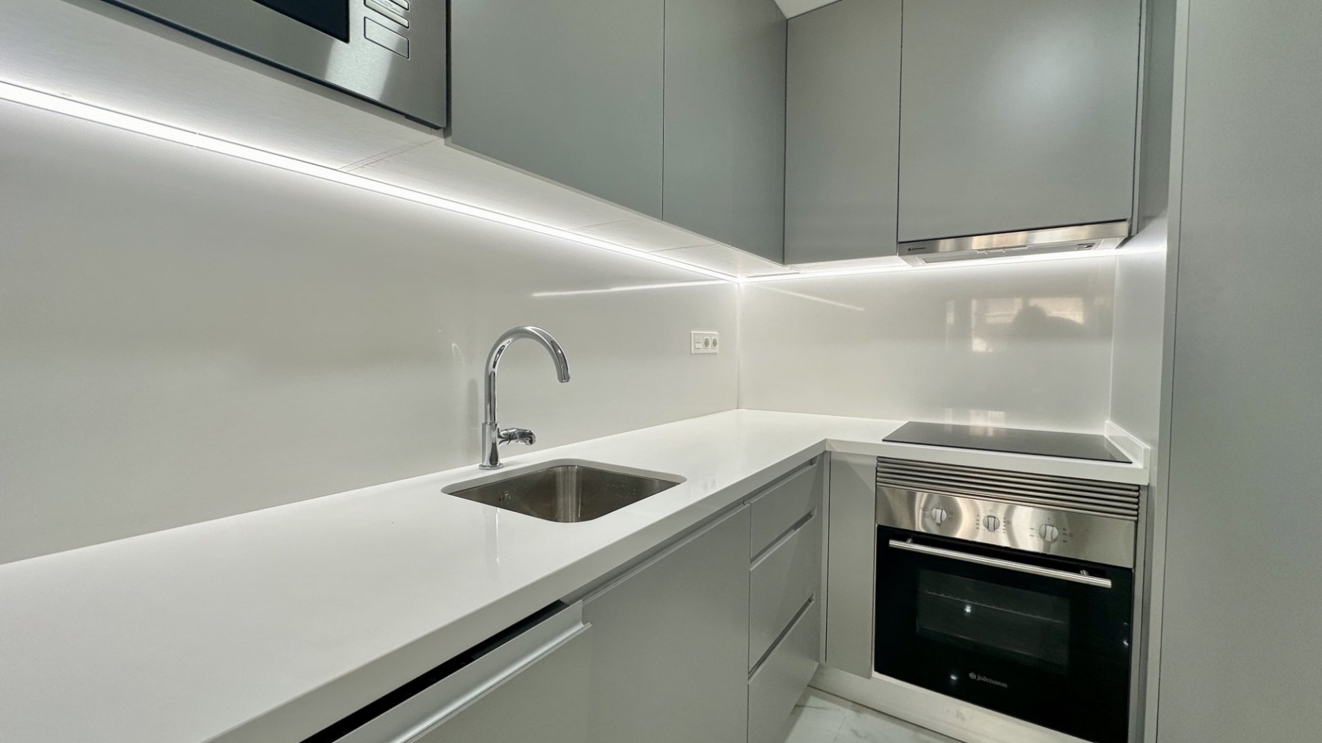 Reventa - Apartamentos -
Centro Torrevieja - Torrevieja