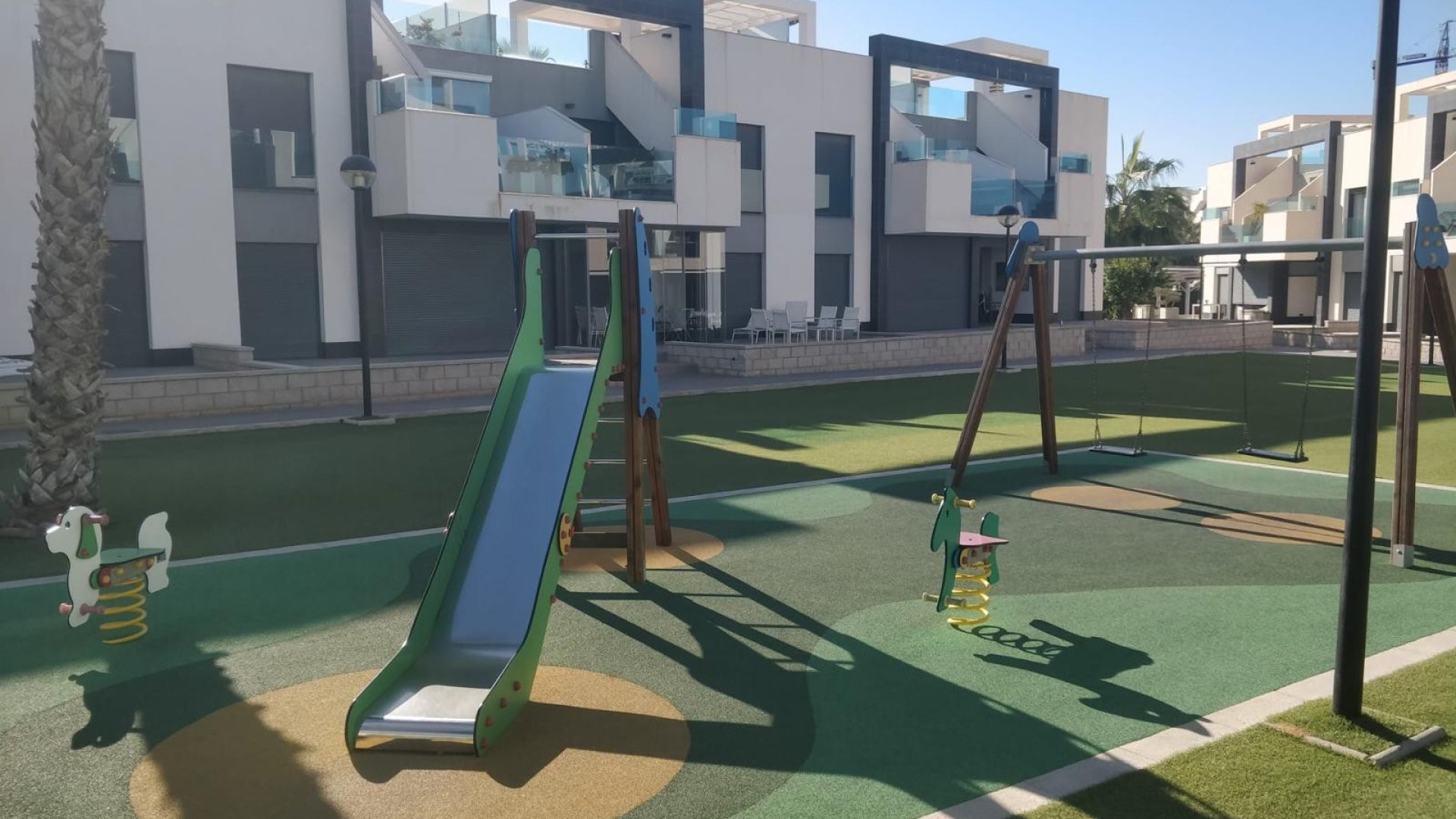 Reventa - Apartamentos -
El Raso