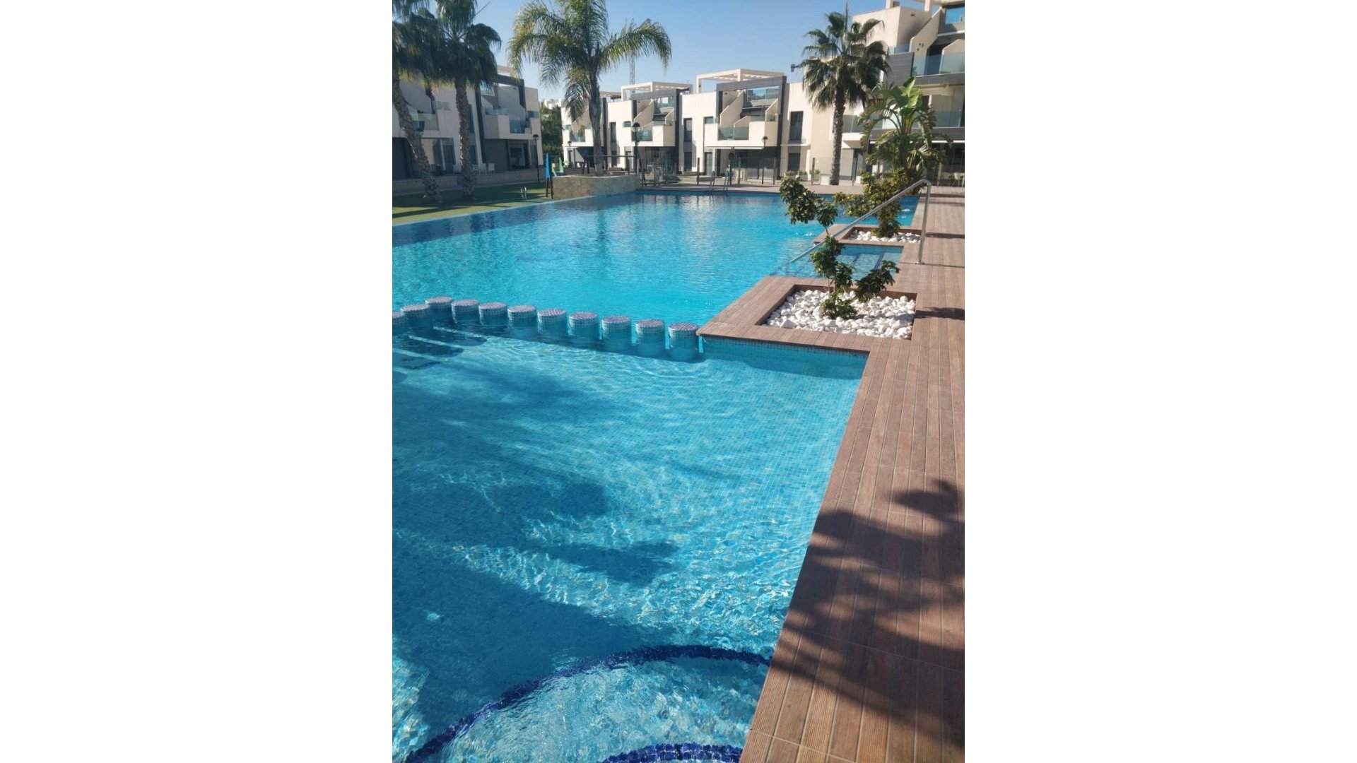 Reventa - Apartamentos -
El Raso