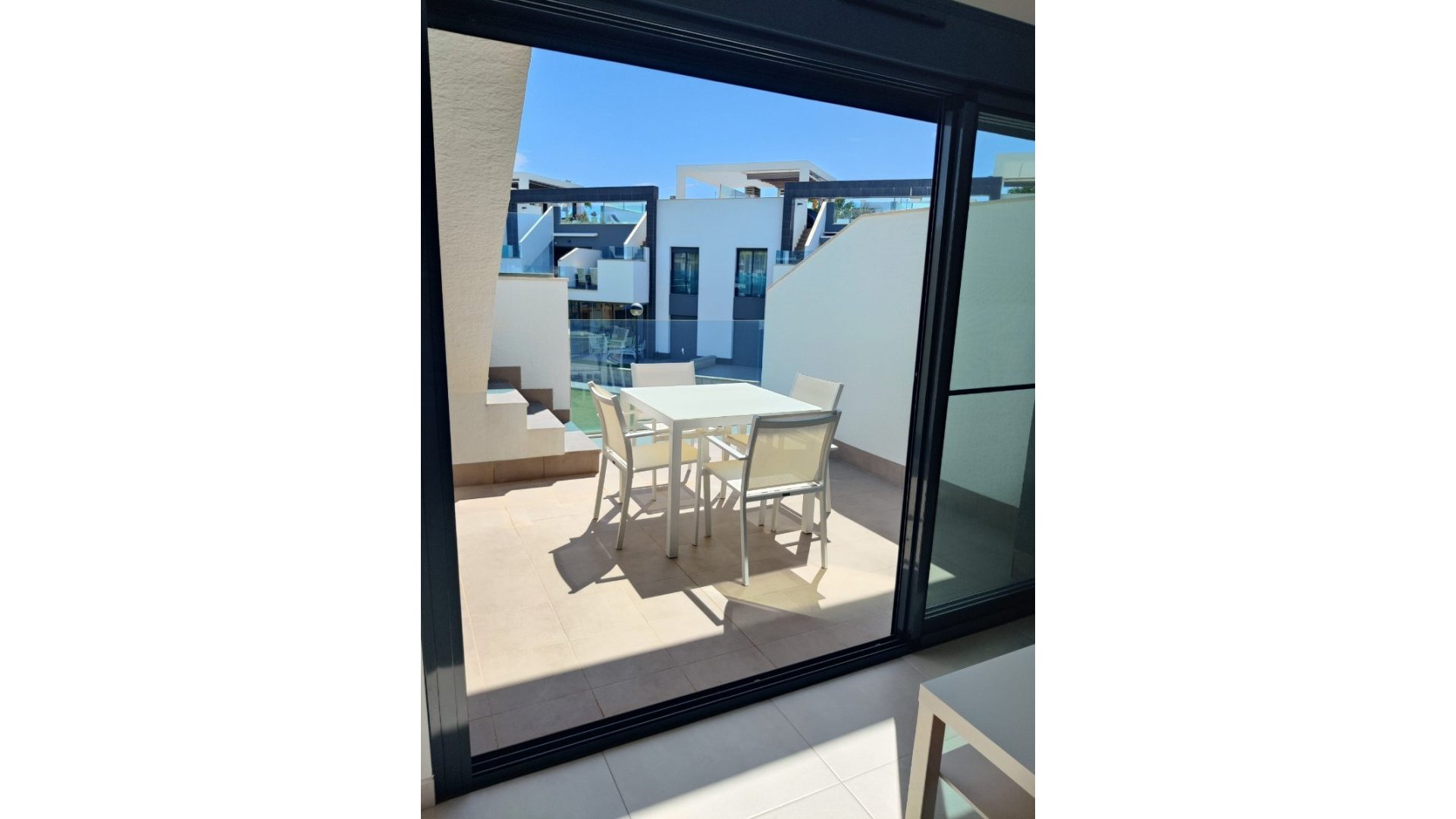Reventa - Apartamentos -
El Raso