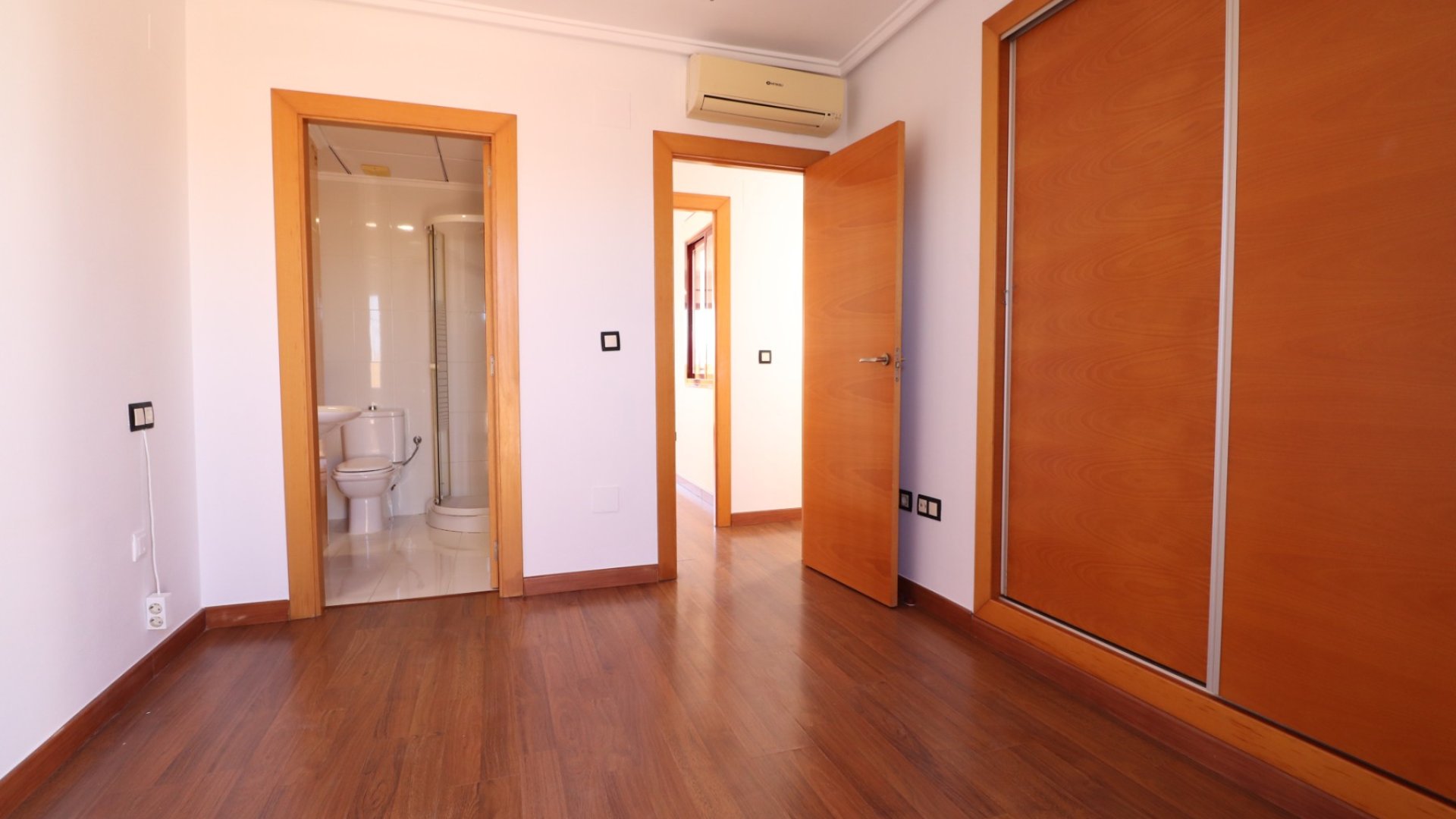 Reventa - Apartamentos -
Formentera del Segura