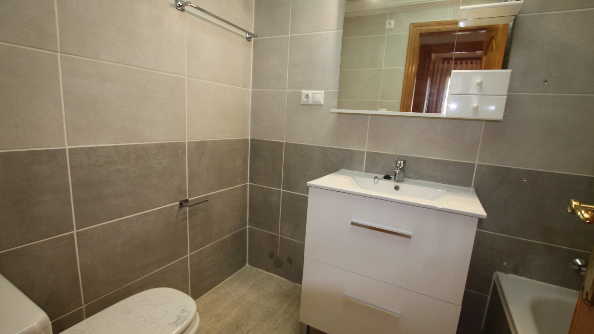 Reventa - Apartamentos -
Guardamar del Segura - El Moncayo