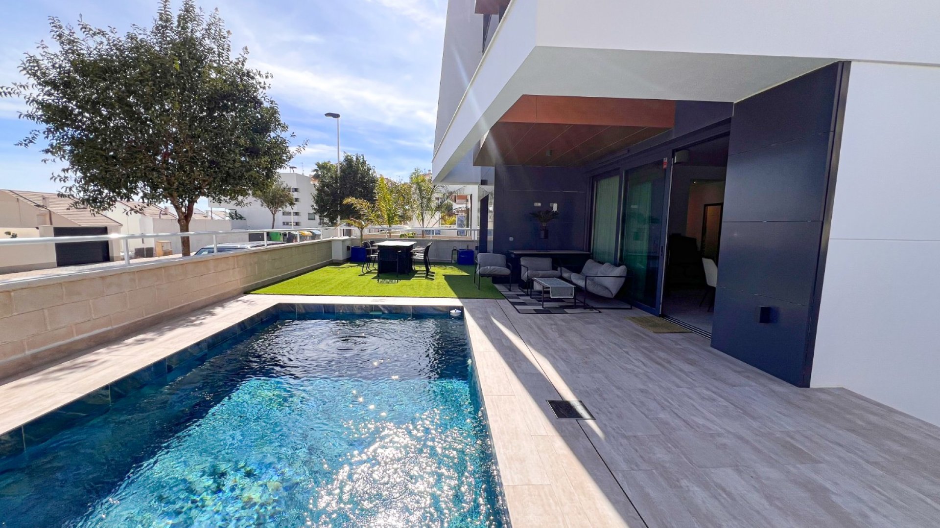 Reventa - Apartamentos -
Guardamar del Segura - Urbanizaciones