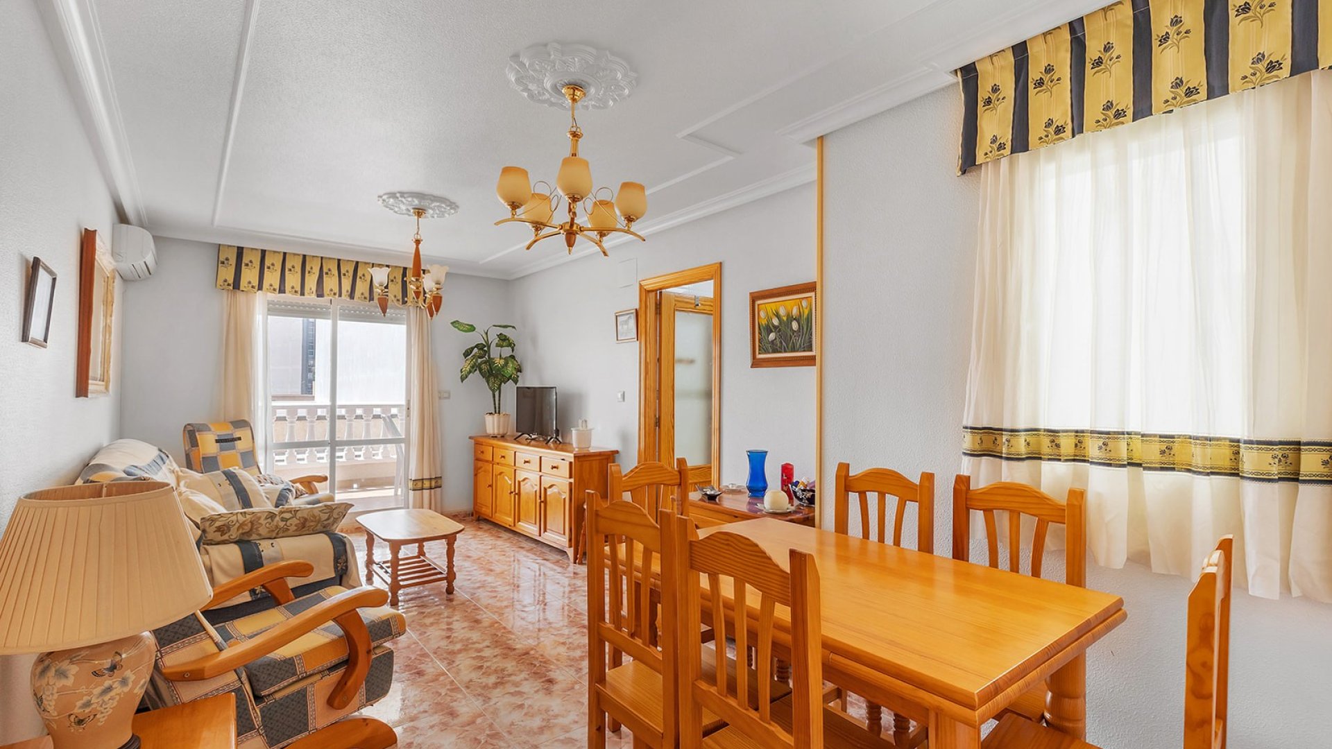 Reventa - Apartamentos -
La Mata - Playa