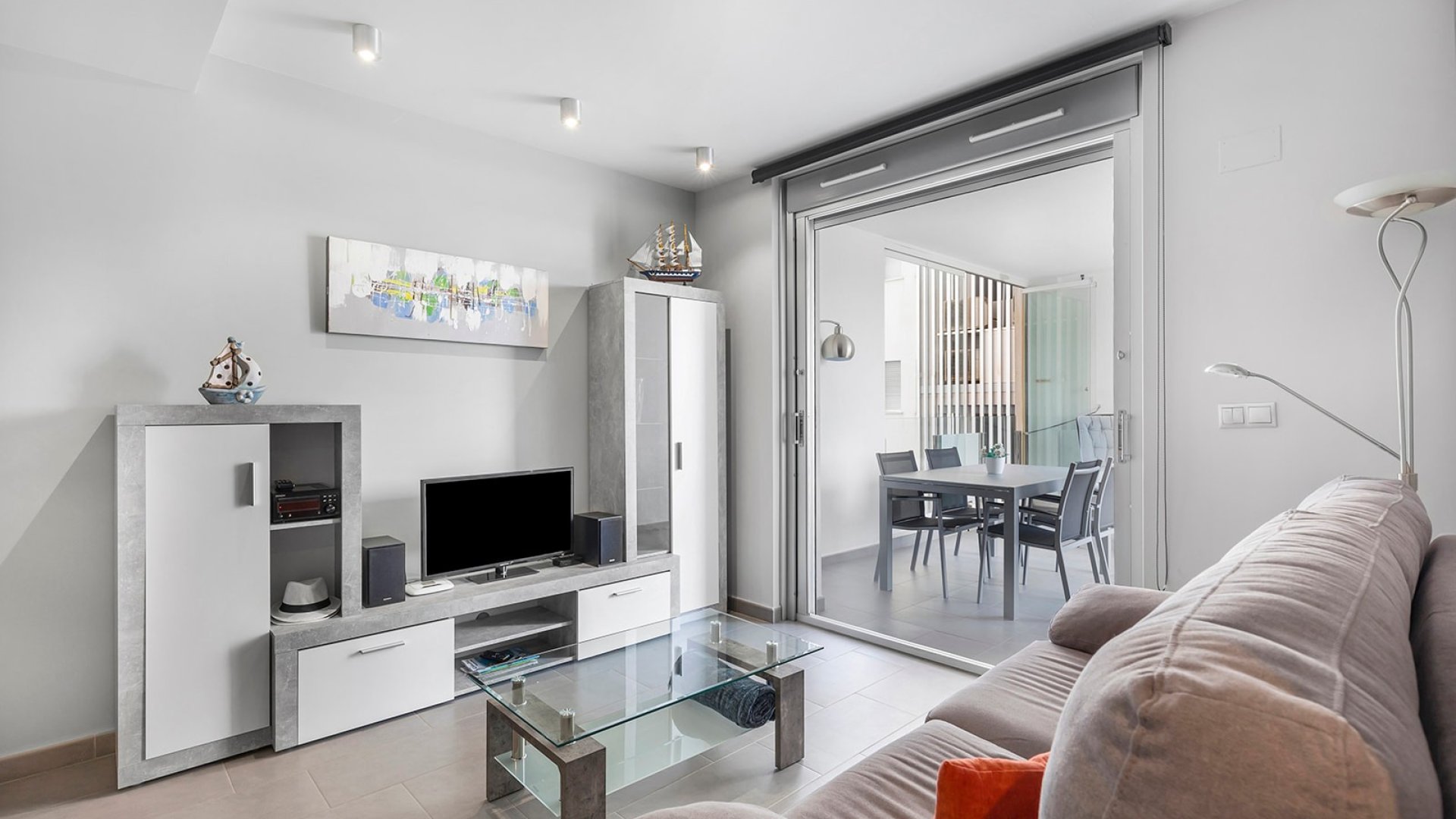 Reventa - Apartamentos -
La Mata - Playa