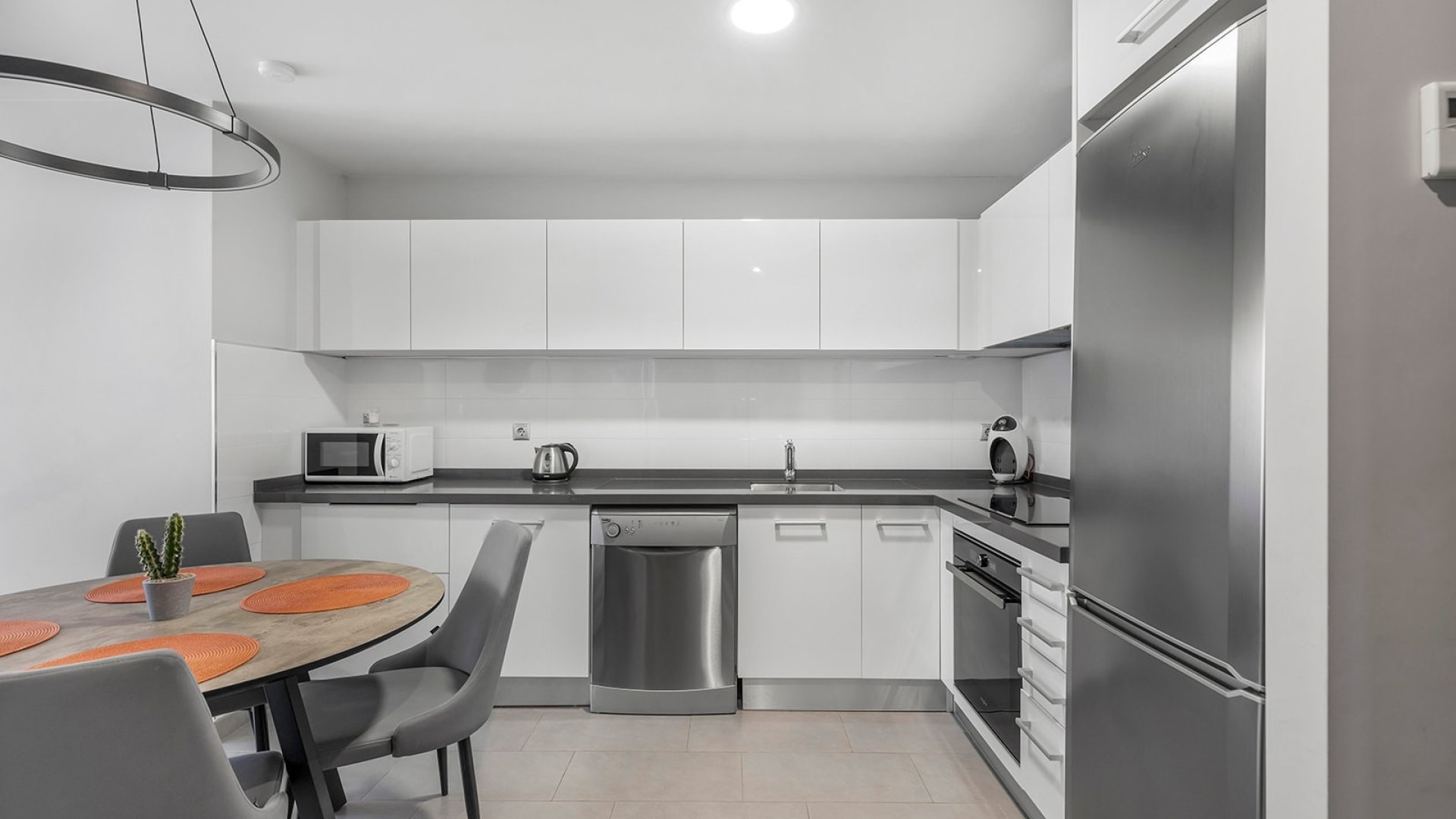 Reventa - Apartamentos -
La Mata - Playa