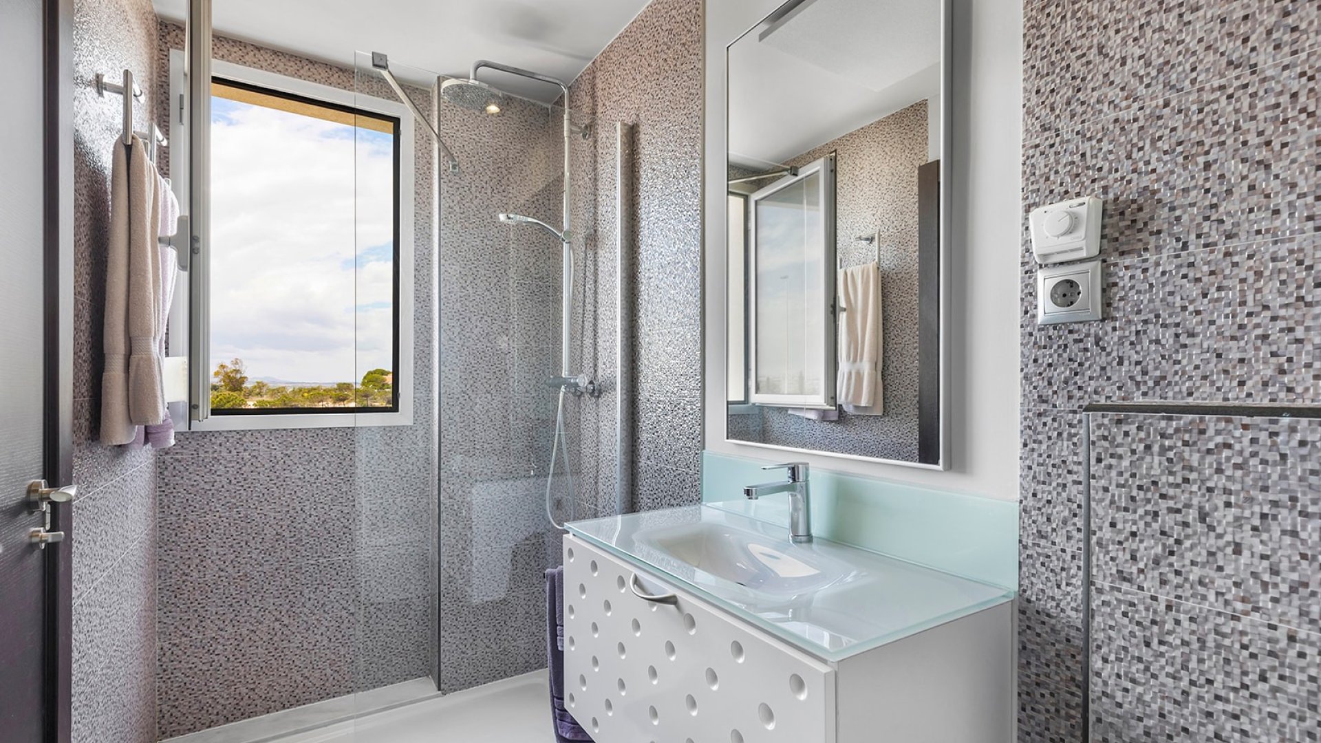 Reventa - Apartamentos -
La Mata - Playa