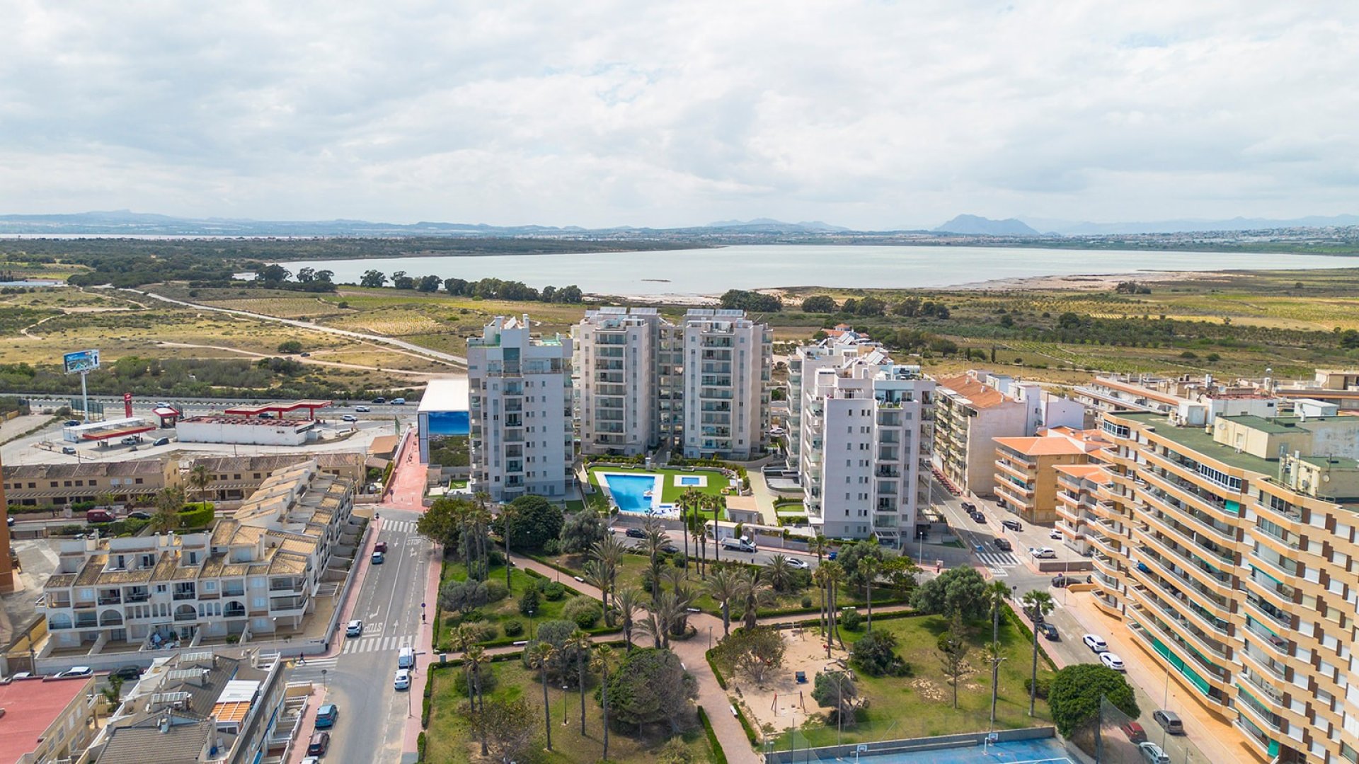Reventa - Apartamentos -
La Mata - Playa