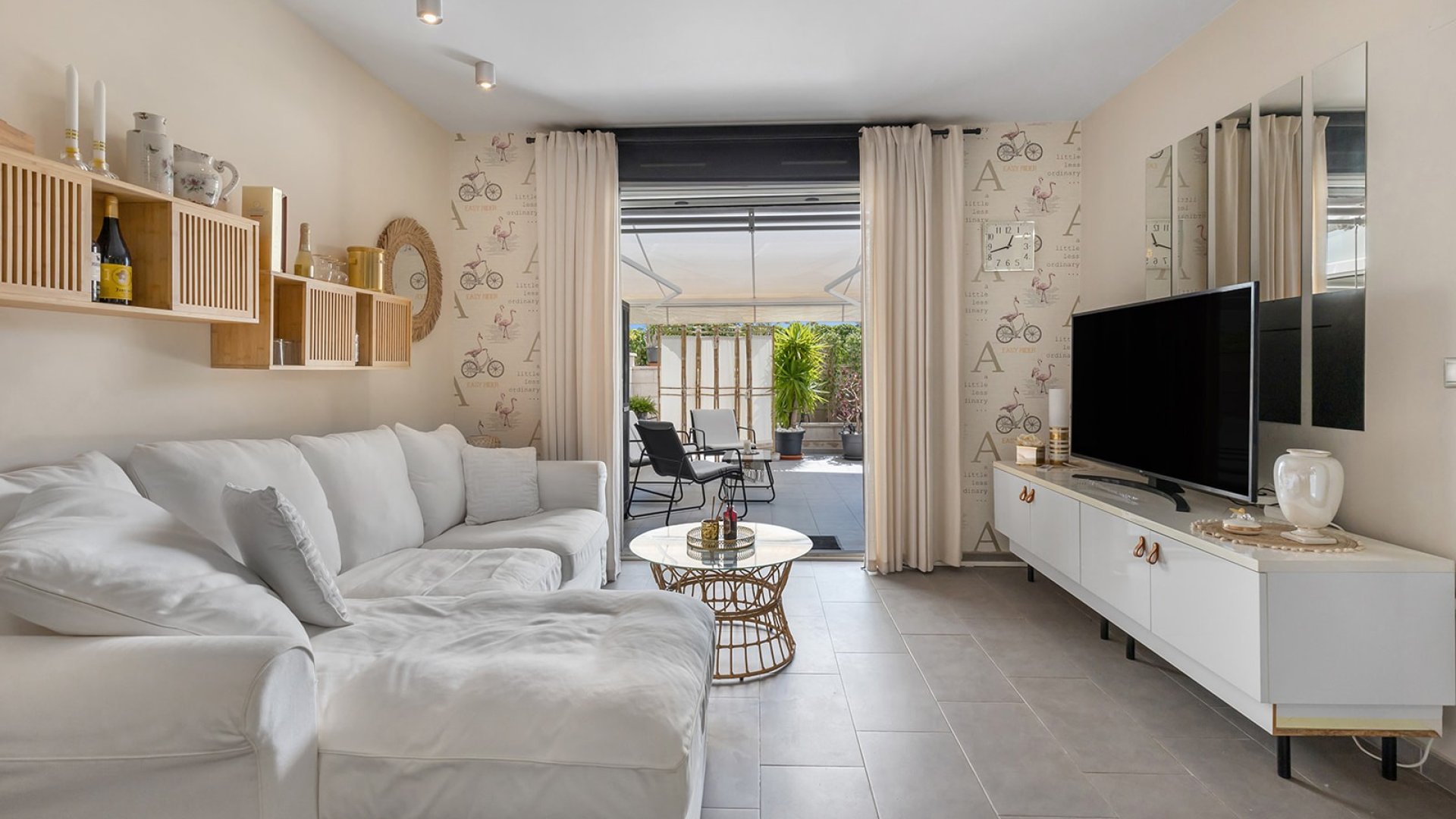 Reventa - Apartamentos -
La Mata - Playa