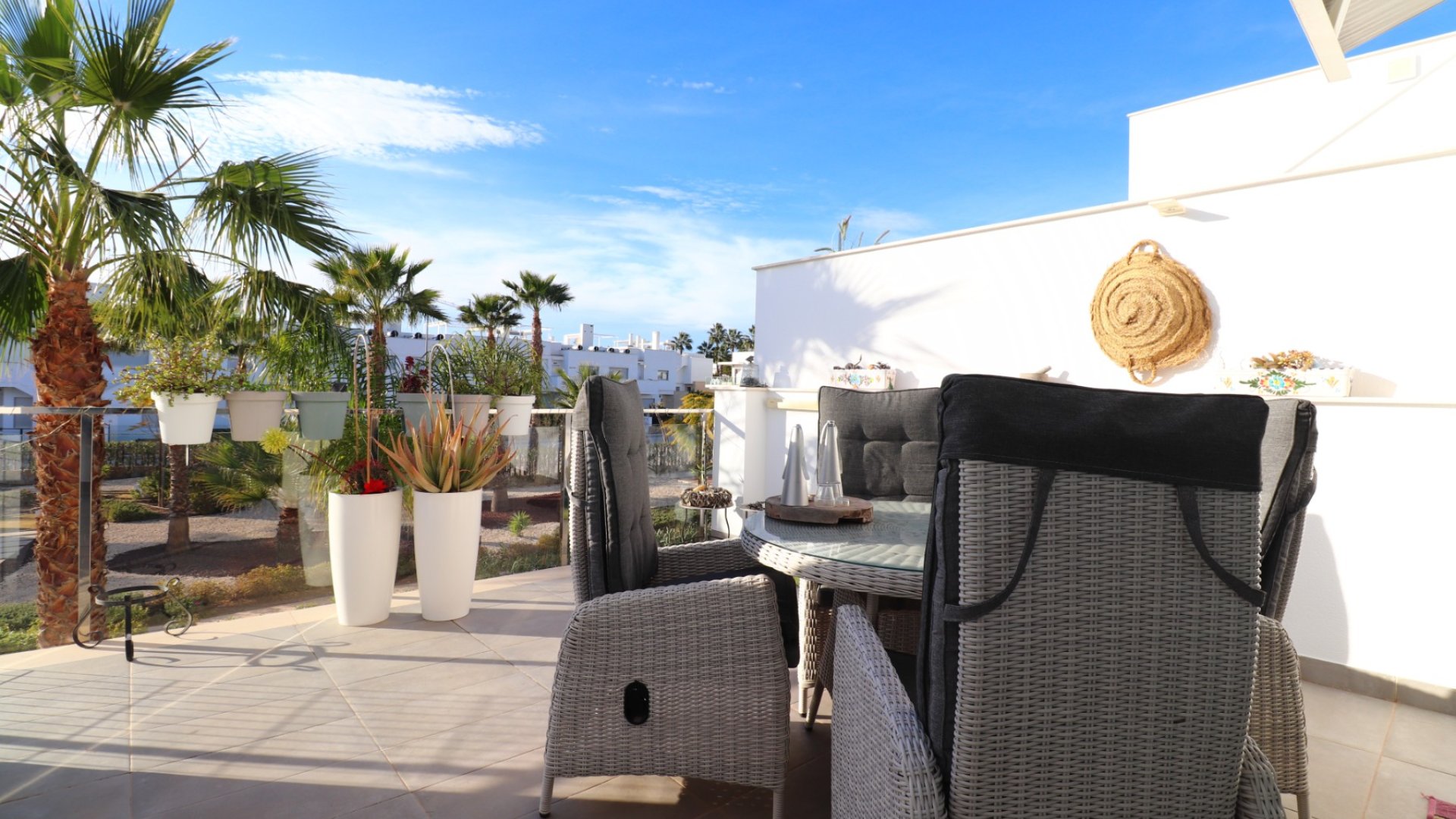 Reventa - Apartamentos -
Los Montesinos - Entre Naranjos