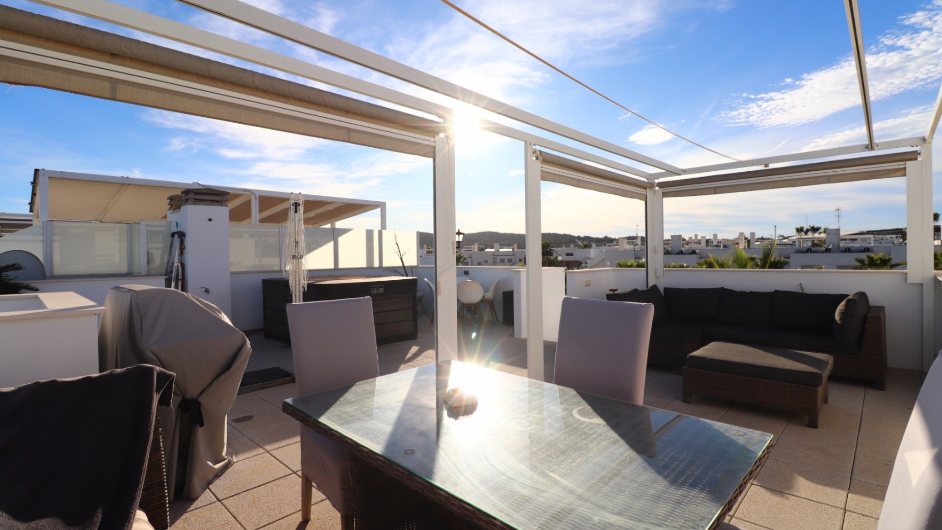 Reventa - Apartamentos -
Los Montesinos - Entre Naranjos