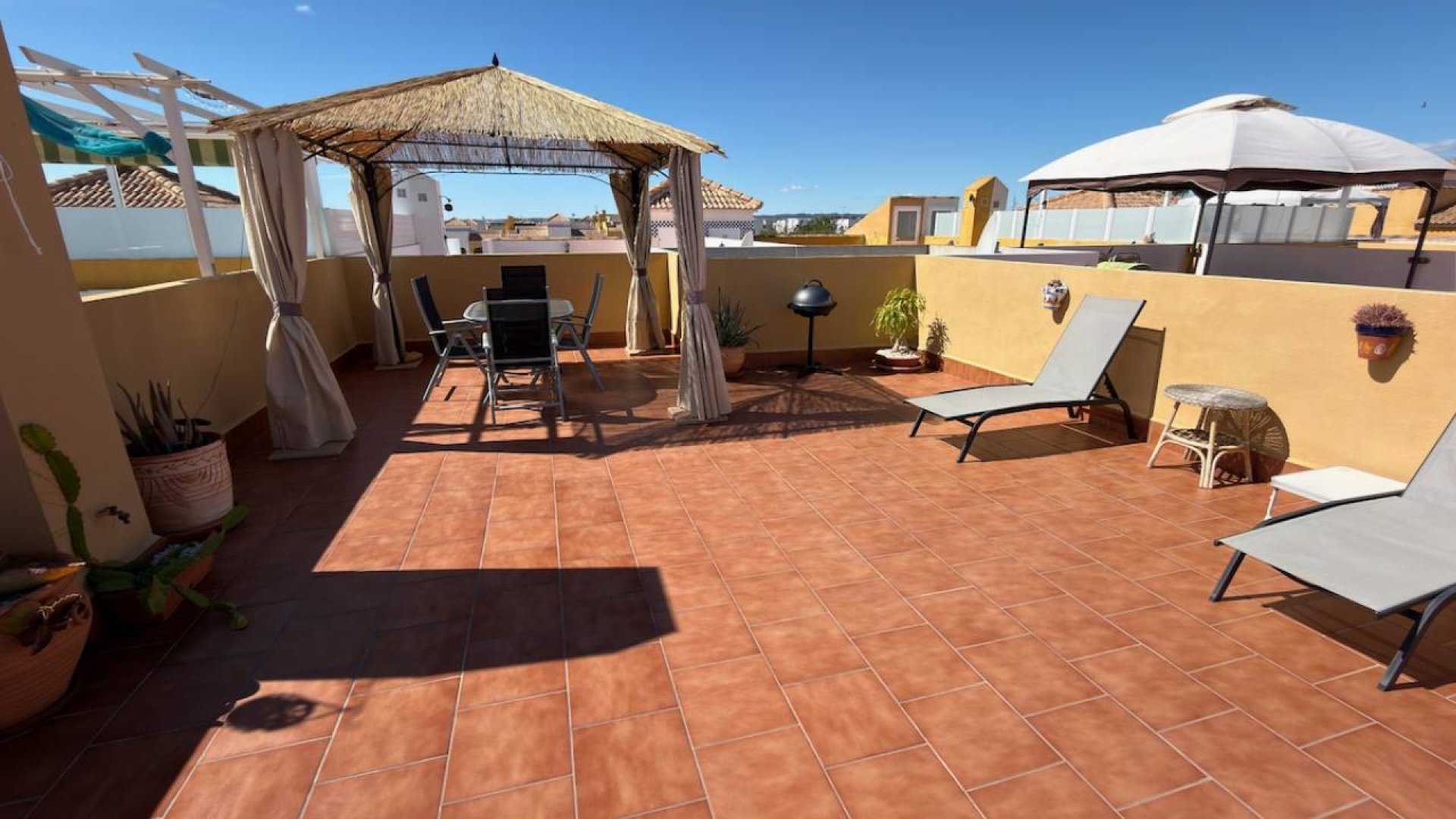 Reventa - Apartamentos -
Los Montesinos - La Herrada