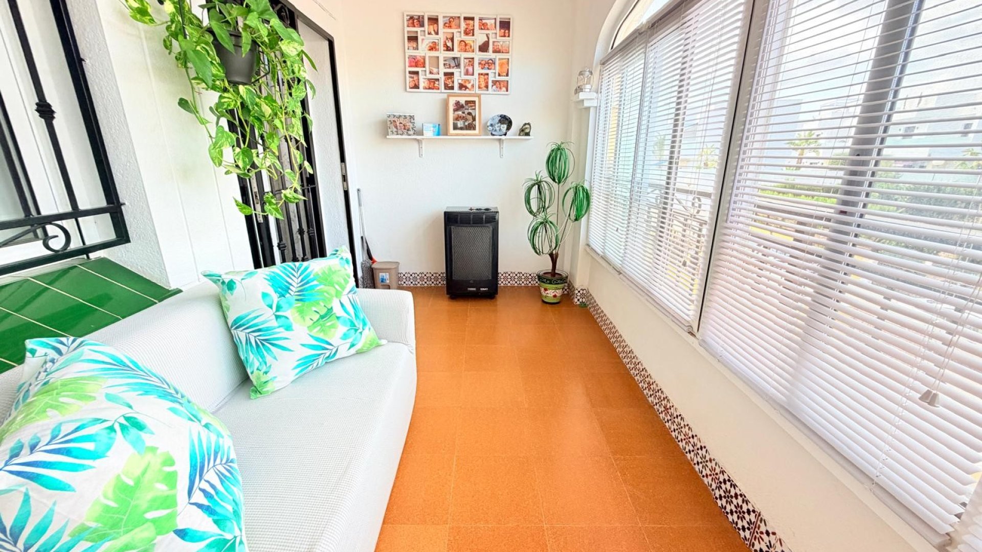 Reventa - Apartamentos -
Los Montesinos - La Herrada