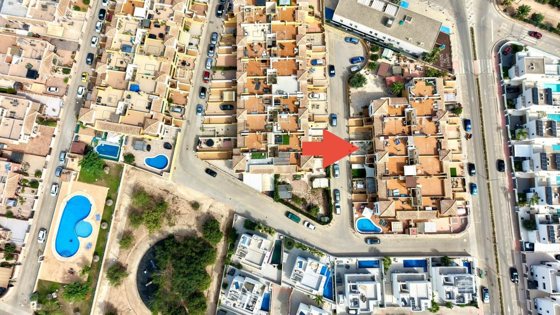 Reventa - Apartamentos -
Los Montesinos - La Herrada