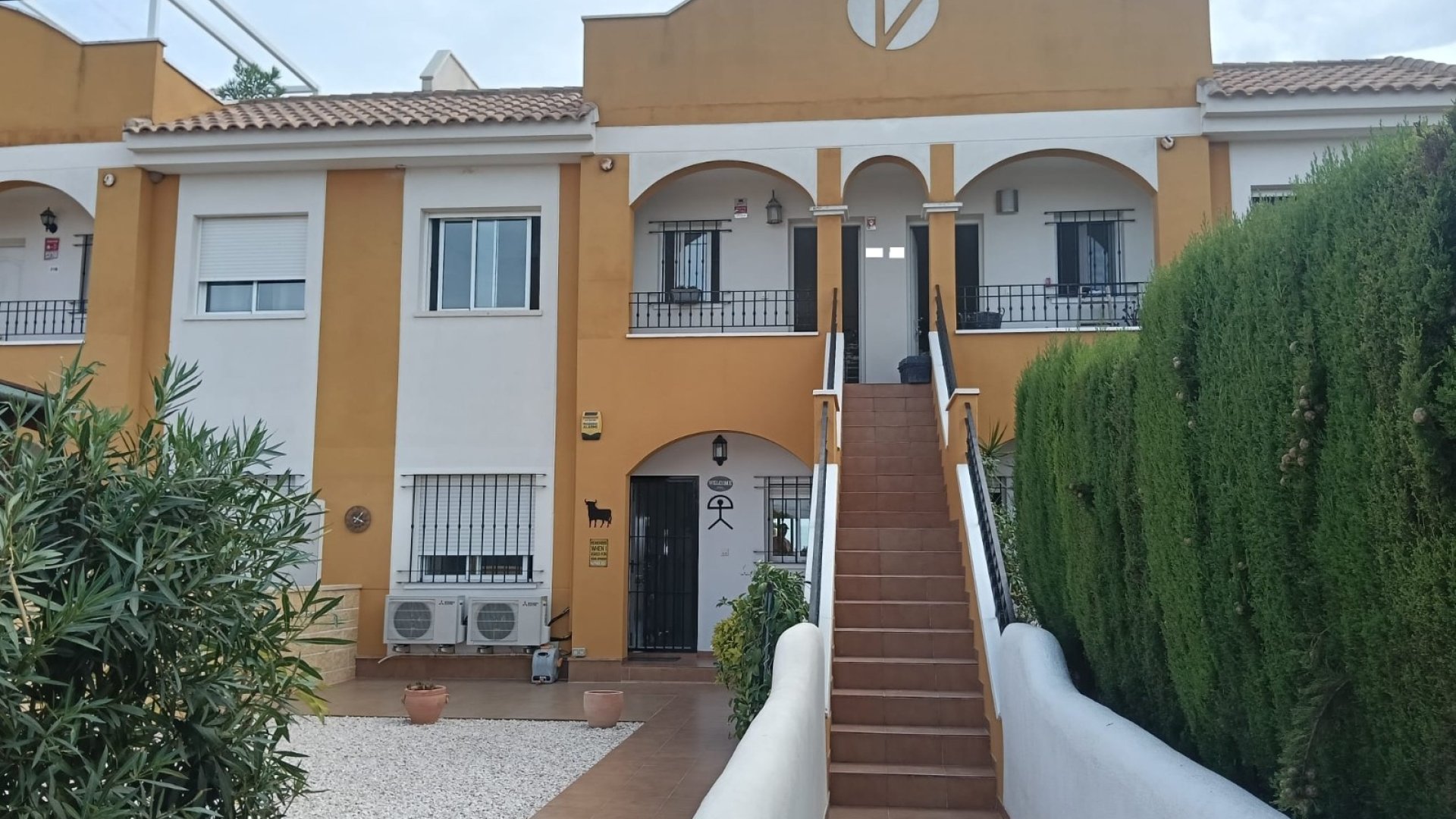 Reventa - Apartamentos -
Los Montesinos - Urbanizacion montesol