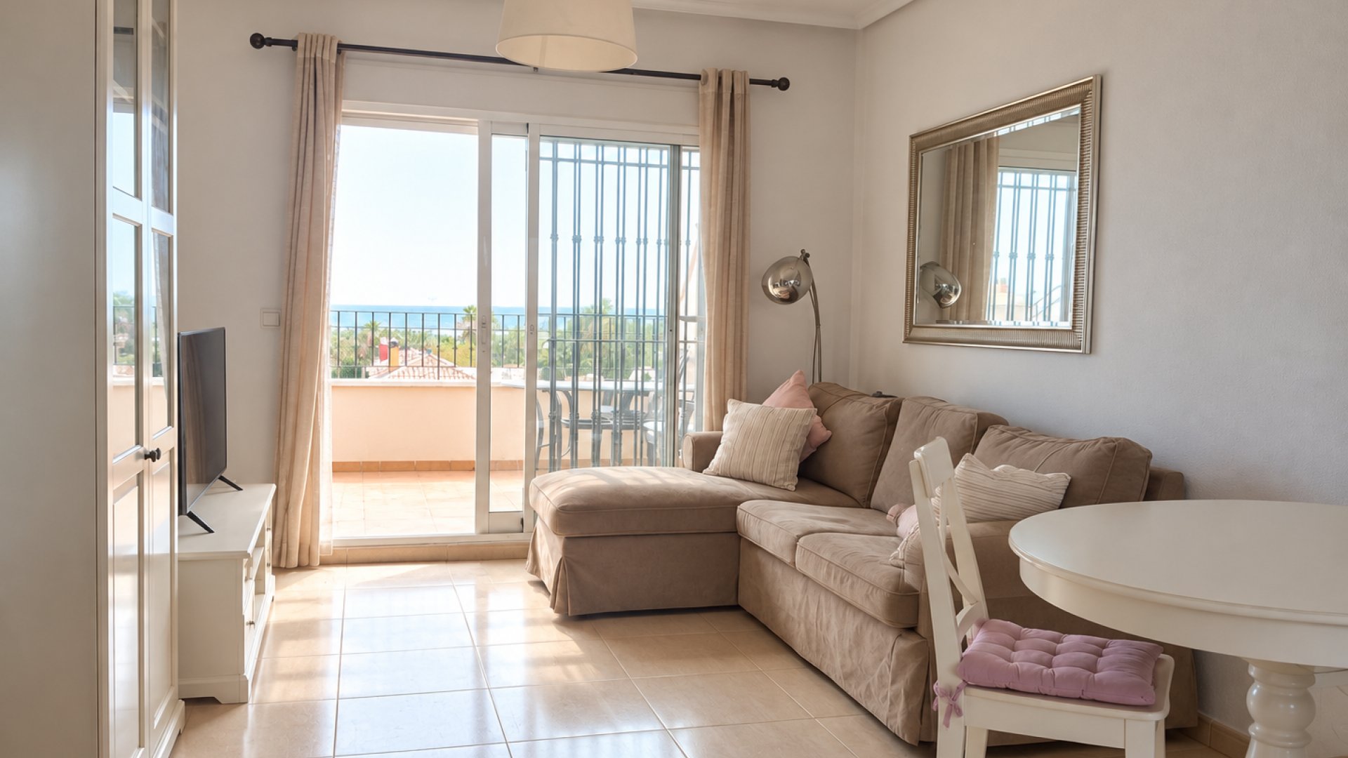 Reventa - Apartamentos -
Los Montesinos - Urbanizacion montesol