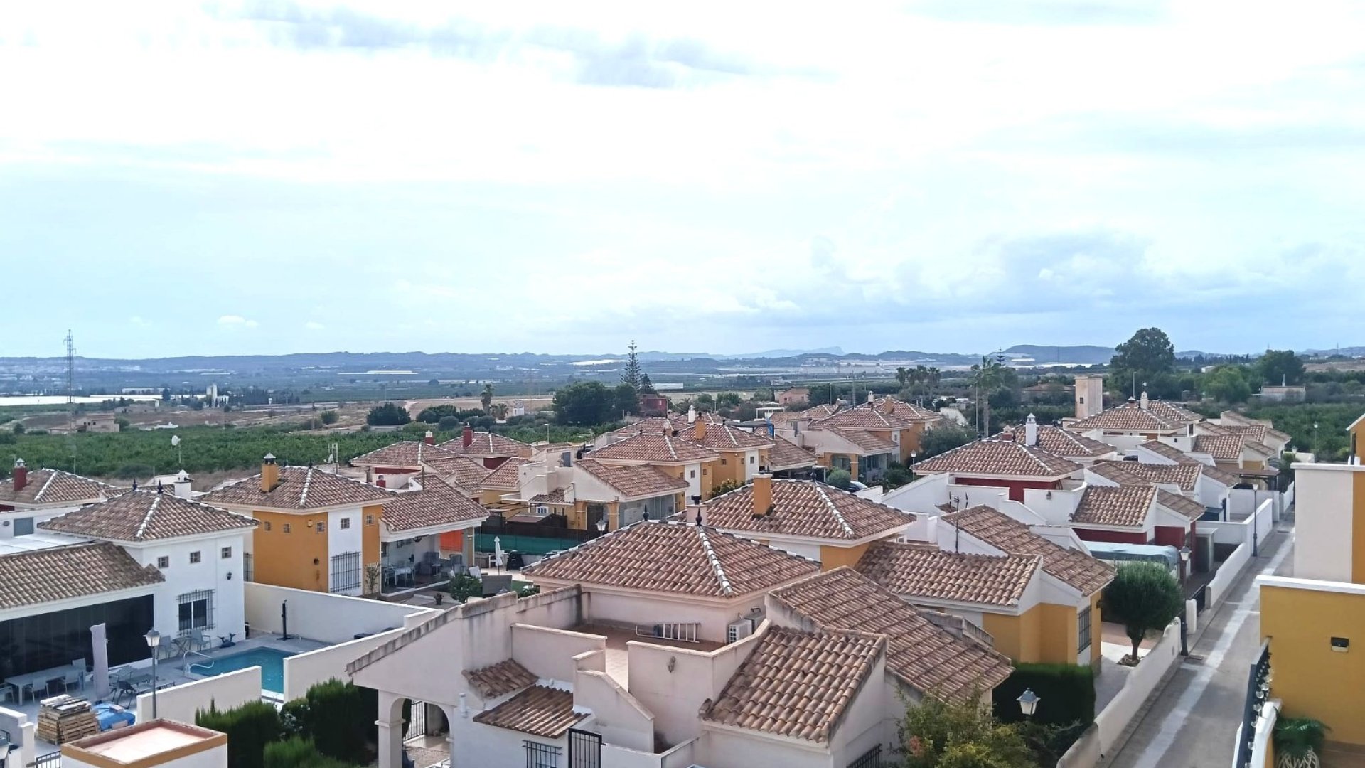 Reventa - Apartamentos -
Los Montesinos - Urbanizacion montesol