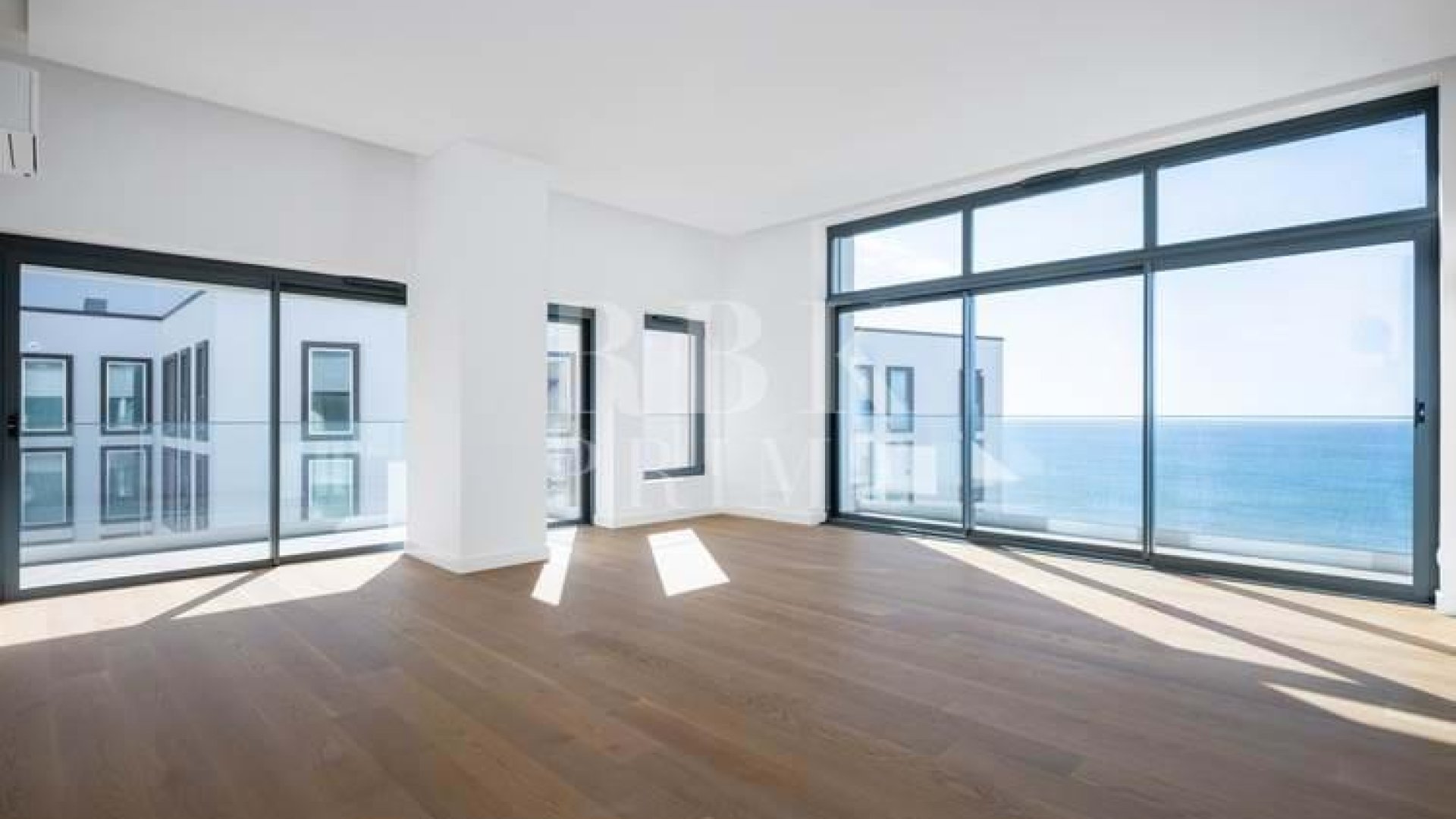 Reventa - Apartamentos -
Madeira