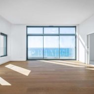 Reventa - Apartamentos -
Madeira