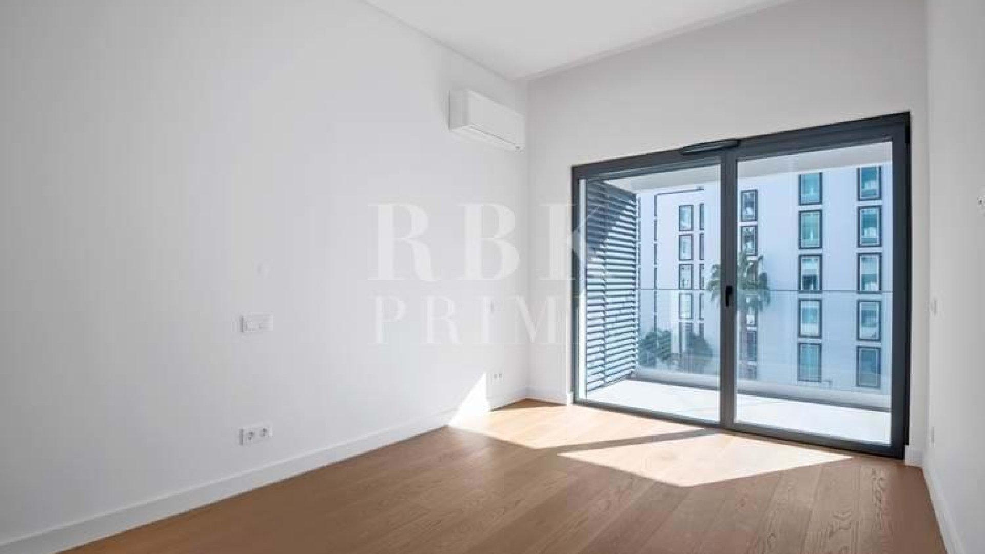 Reventa - Apartamentos -
Madeira