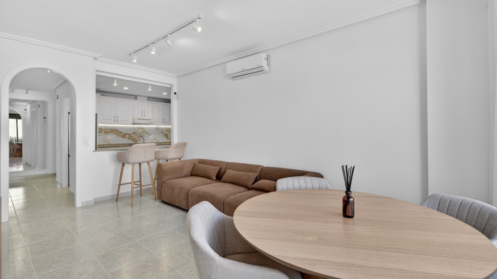 Reventa - Apartamentos -
Orihuela Costa - Campoamor