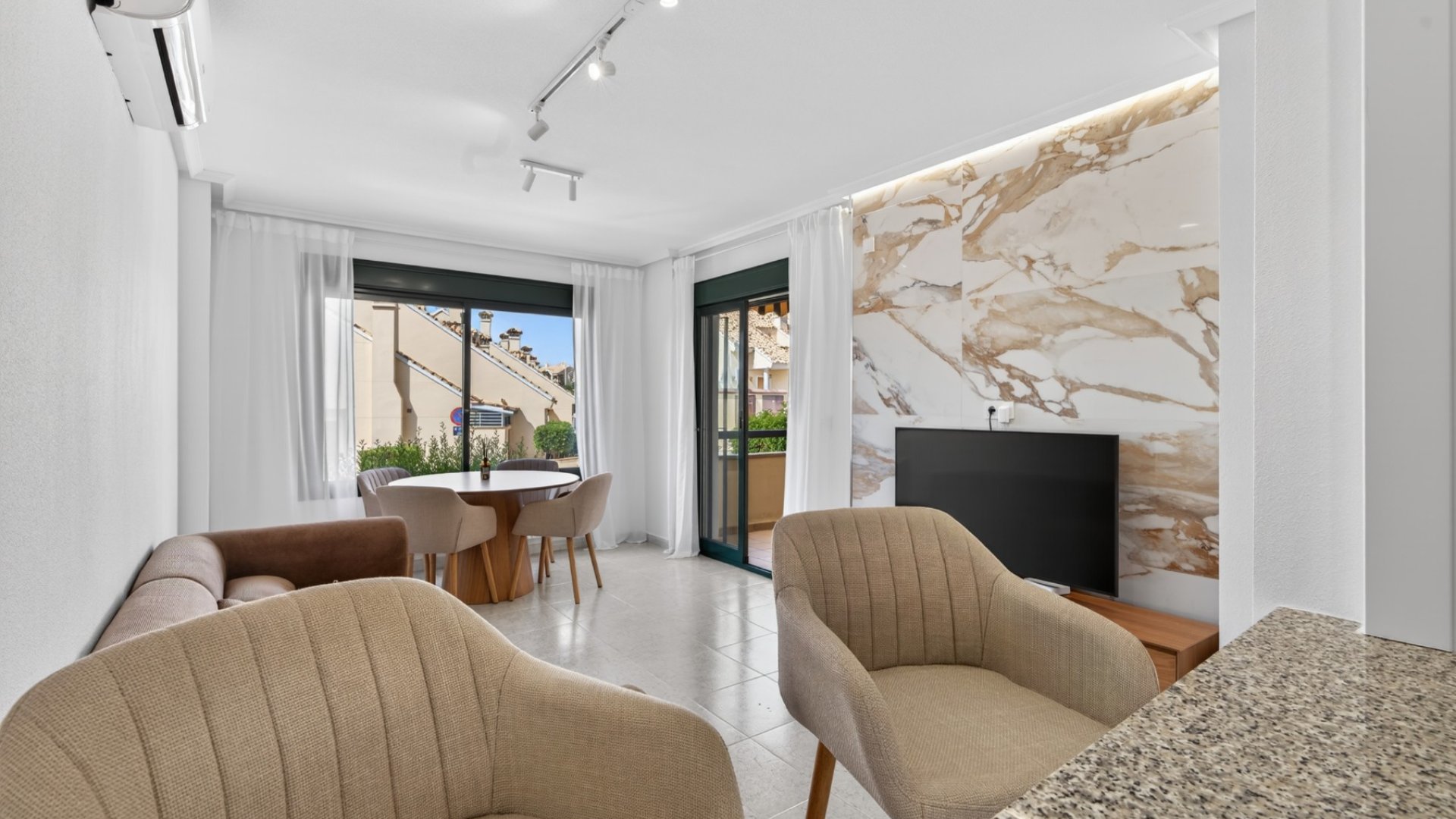 Reventa - Apartamentos -
Orihuela Costa - Campoamor