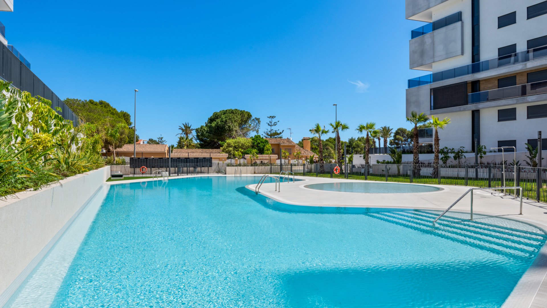 Reventa - Apartamentos -
Orihuela Costa - Campoamor